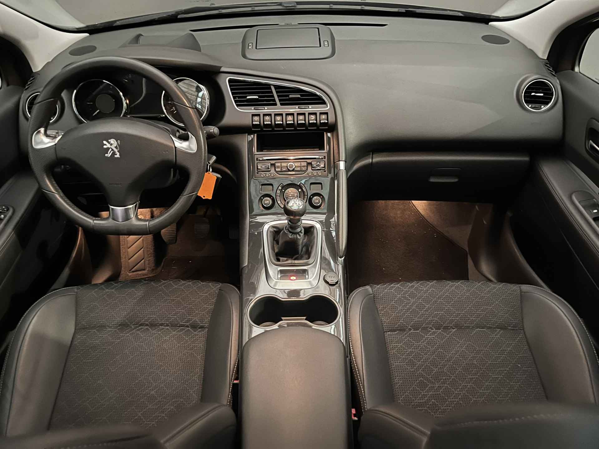 Peugeot 3008 1.2 130PK Allure | Panoramadak | Head-Up | Navigatie | 17'' Lichtmetaal | Clima | Cruise | Bluetooth | Parkeersensoren | Chroom | Donker glas | - 4/29