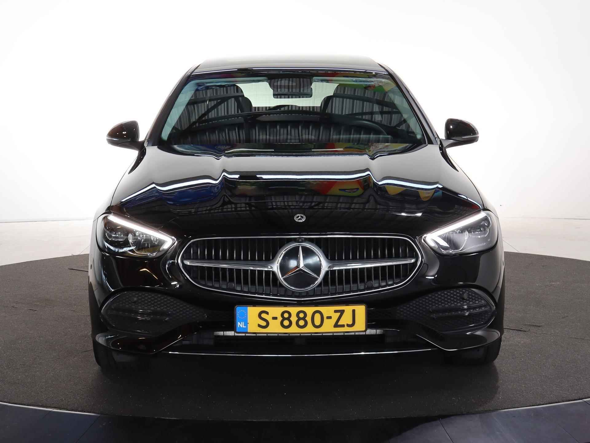 Mercedes-Benz C-Klasse 180 Luxury Line Premium | Panoramadak | Memory Zetels | Adaptieve Cruise control | 360 Camera | Sfeerverlichting - 4/25