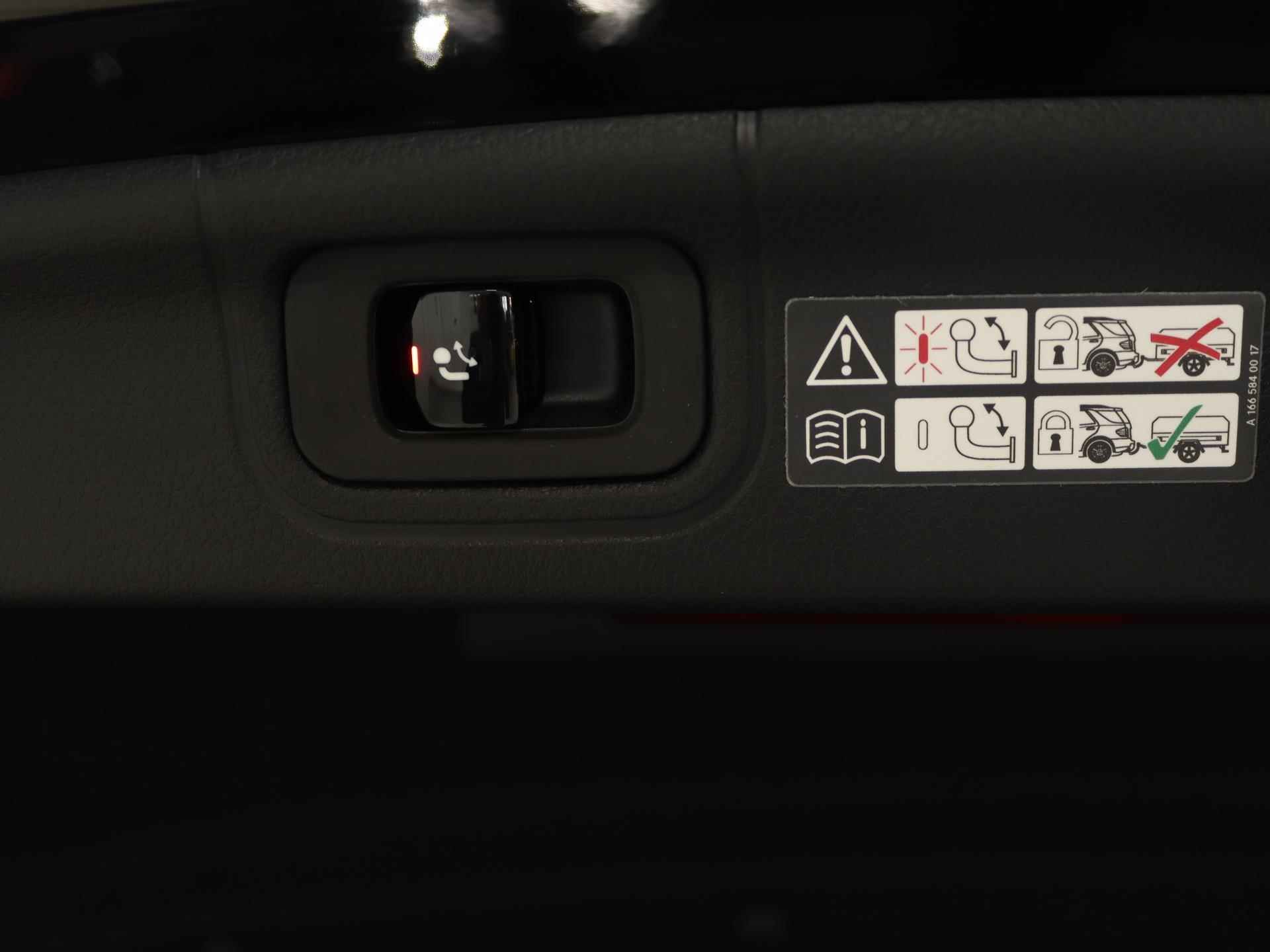Mercedes-Benz C-Klasse 180 Luxury Line Premium | Panoramadak | Memory Zetels | Adaptieve Cruise control | 360 Camera | Sfeerverlichting - 16/25