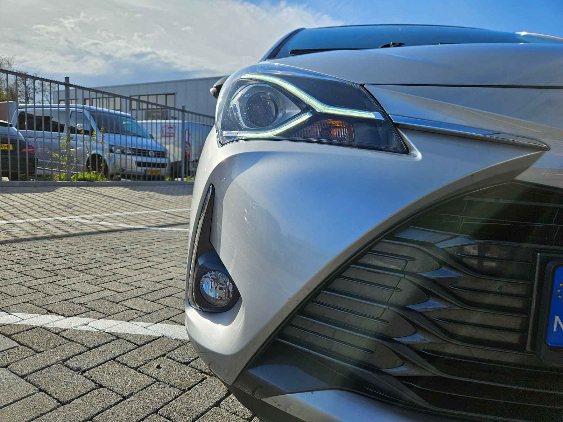 Toyota Yaris 1.5 Hybrid Y20 Trekhaak/ Lichtmetalen Velgen/ Cruise control/ Rijklaar prijs! - 15/28