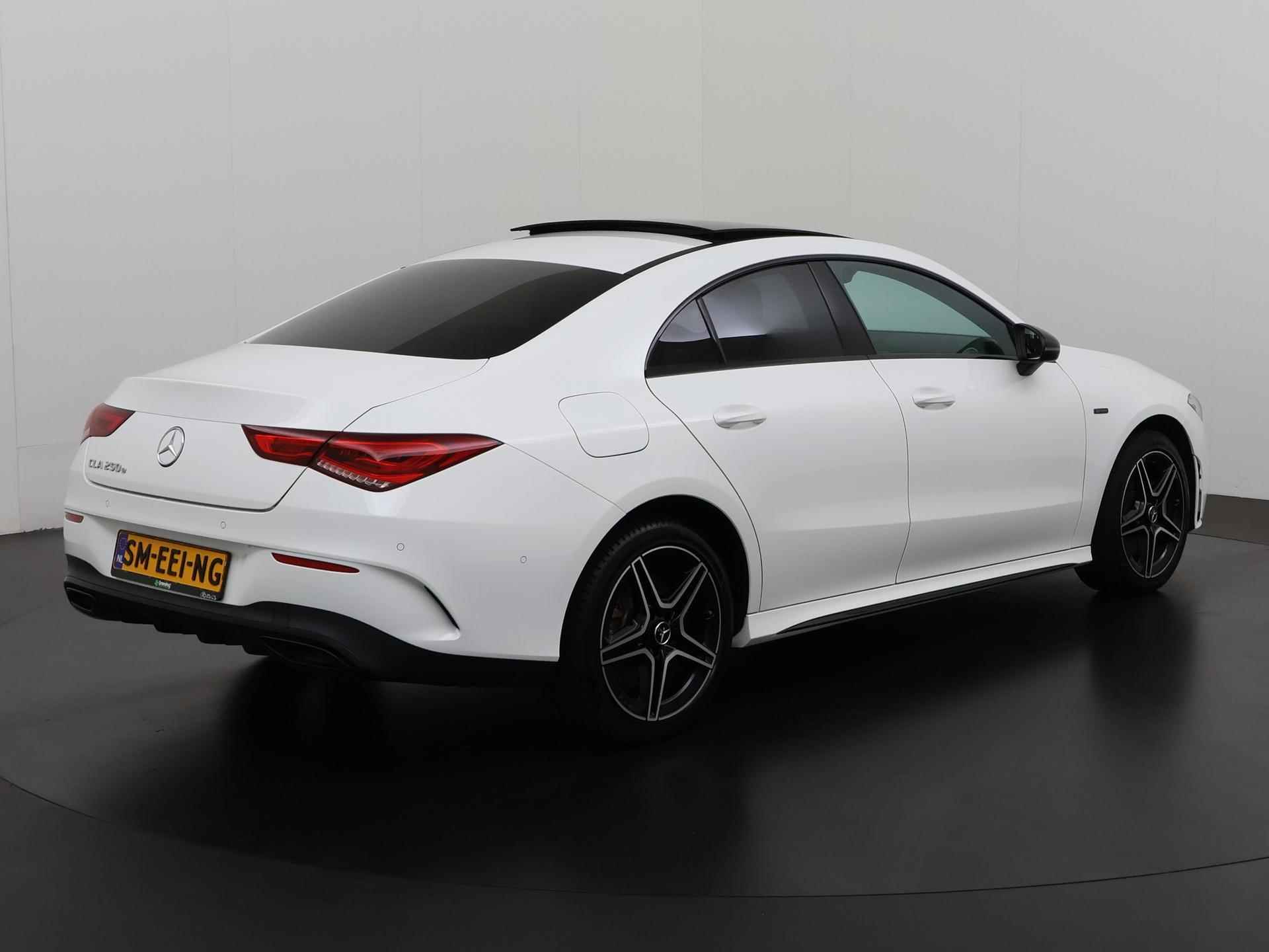 Mercedes-Benz CLA-klasse 250e Premium Plus AMG Night | Panoramadak | Mem Stoel | Carplay | Zondag Open! - 4/39