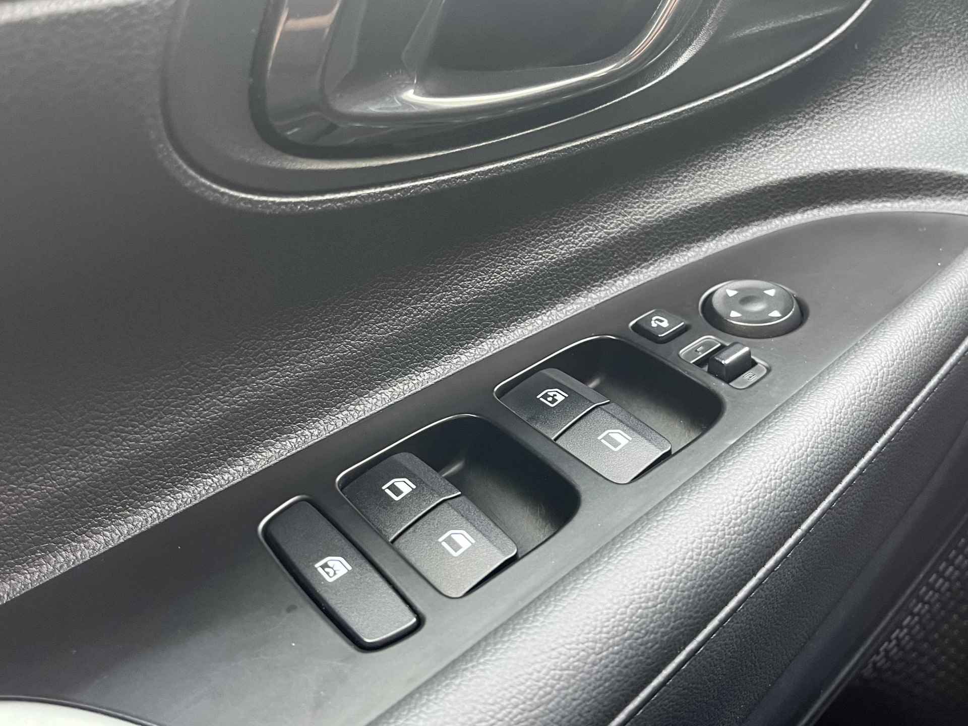 Hyundai i20 1.0 T-GDI Comfort | Automaat | Apple carplay | Cruise Control | Airco | Parkeersensoren | Parkeercamera |  36Mnd. Garantie | Rijklaar! | - 26/30