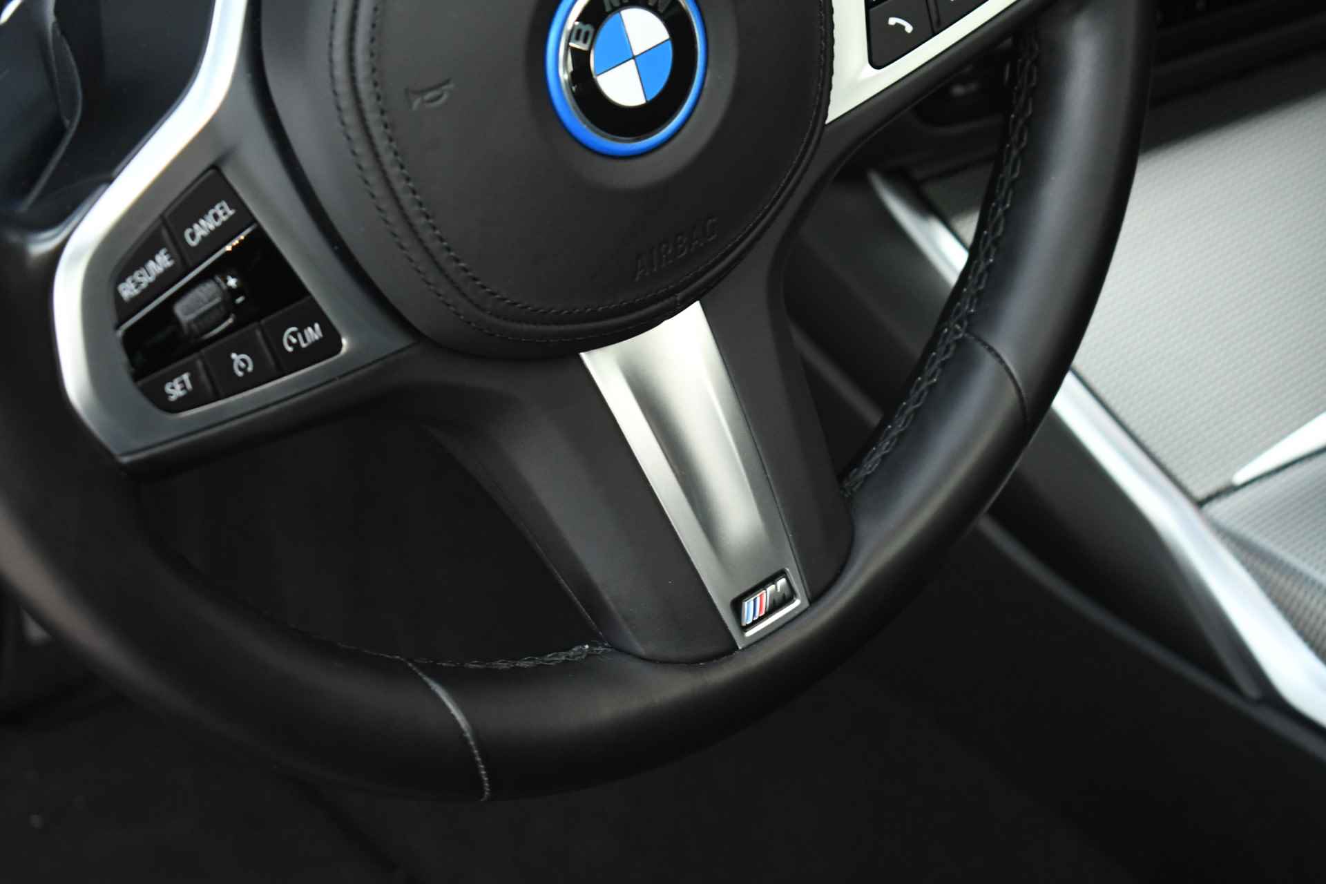 BMW 3-serie 330e xDrive M-Sport Pano HUD Camera 19inch - 47/78