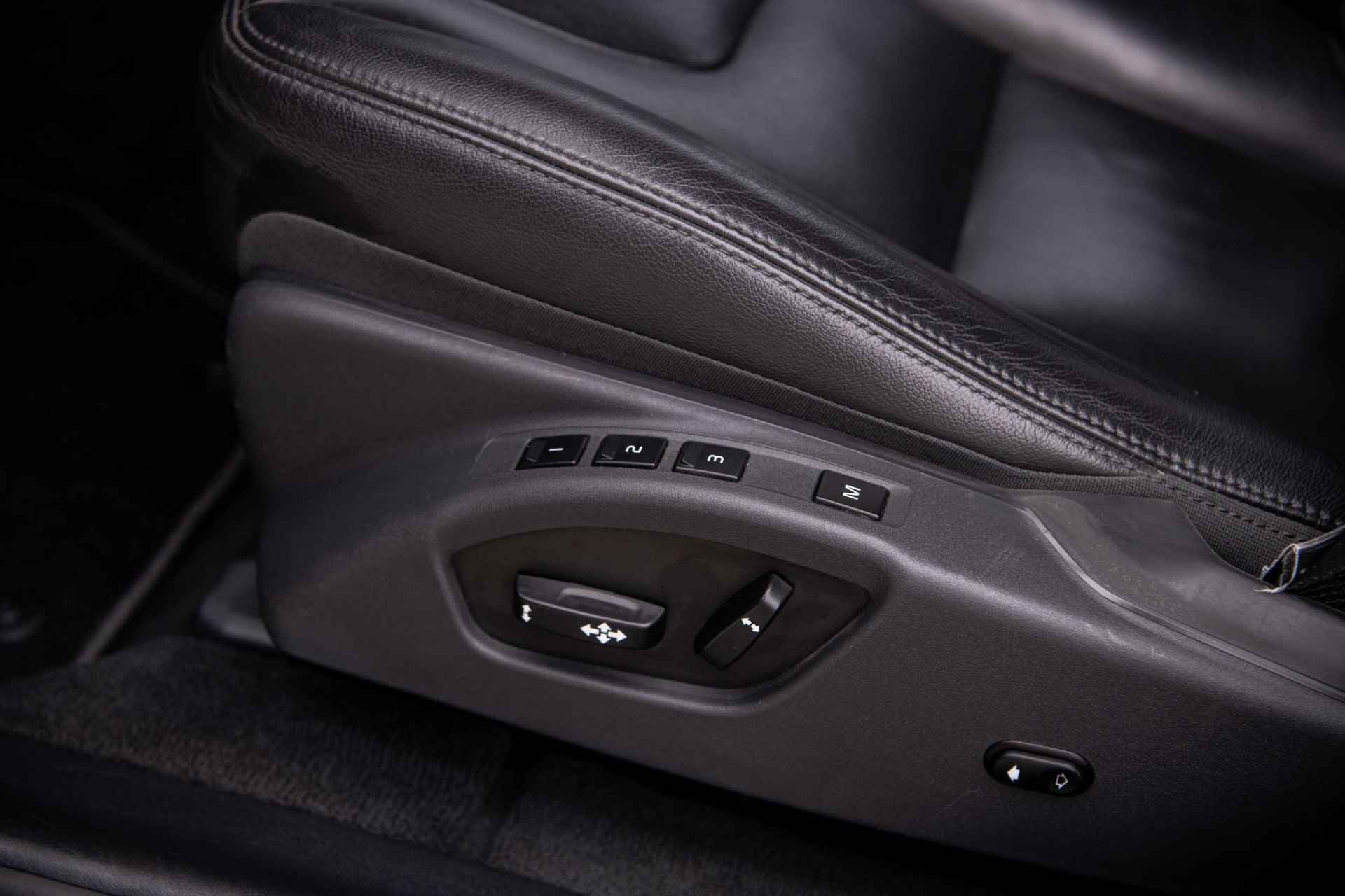 Volvo XC60 2.0 D3 FWD Summum Fin. € 337 p/m | Elektrische bestuurdersstoel met geheugen | Leer | Stoelverwarming | Act. Bochtverlichting | Parkeersensoren V+ A | Verwarmbare Voorruit | All-Seasons | - 9/32