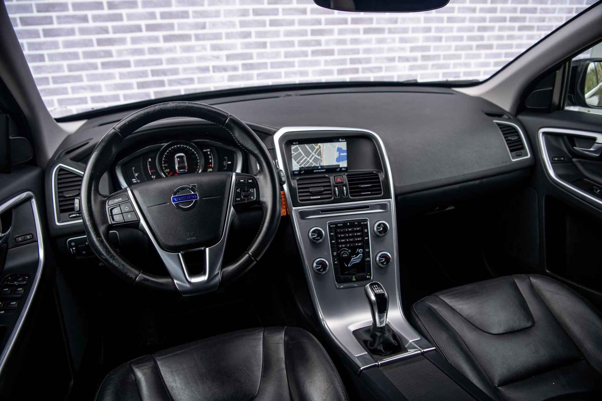 Volvo XC60 2.0 D3 FWD Summum Fin. € 337 p/m | Elektrische bestuurdersstoel met geheugen | Leer | Stoelverwarming | Act. Bochtverlichting | Parkeersensoren V+ A | Verwarmbare Voorruit | All-Seasons | - 13/32