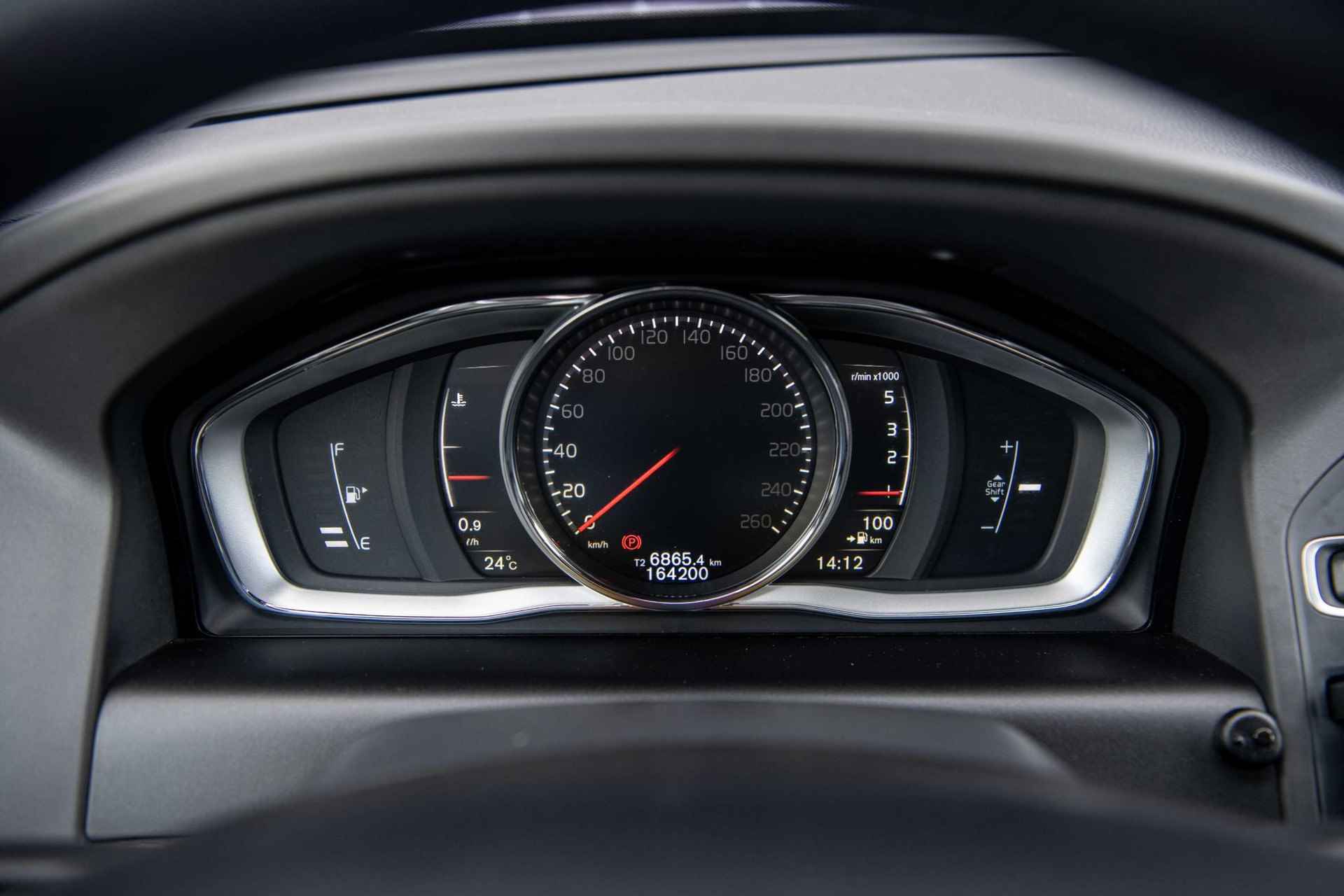 Volvo XC60 2.0 D3 FWD Summum Fin. € 337 p/m | Elektrische bestuurdersstoel met geheugen | Leer | Stoelverwarming | Act. Bochtverlichting | Parkeersensoren V+ A | Verwarmbare Voorruit | All-Seasons | - 16/32