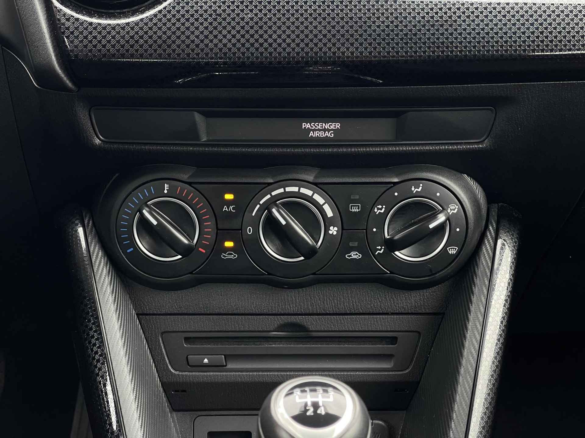 Mazda 2 1.5 Skyactiv-G Dynamic+ | Navigatie | Cruise Control | Airco | Park. Sensor | Bluetooth Tel. | 16'' Velgen | Rijklaarprijs! - 19/27