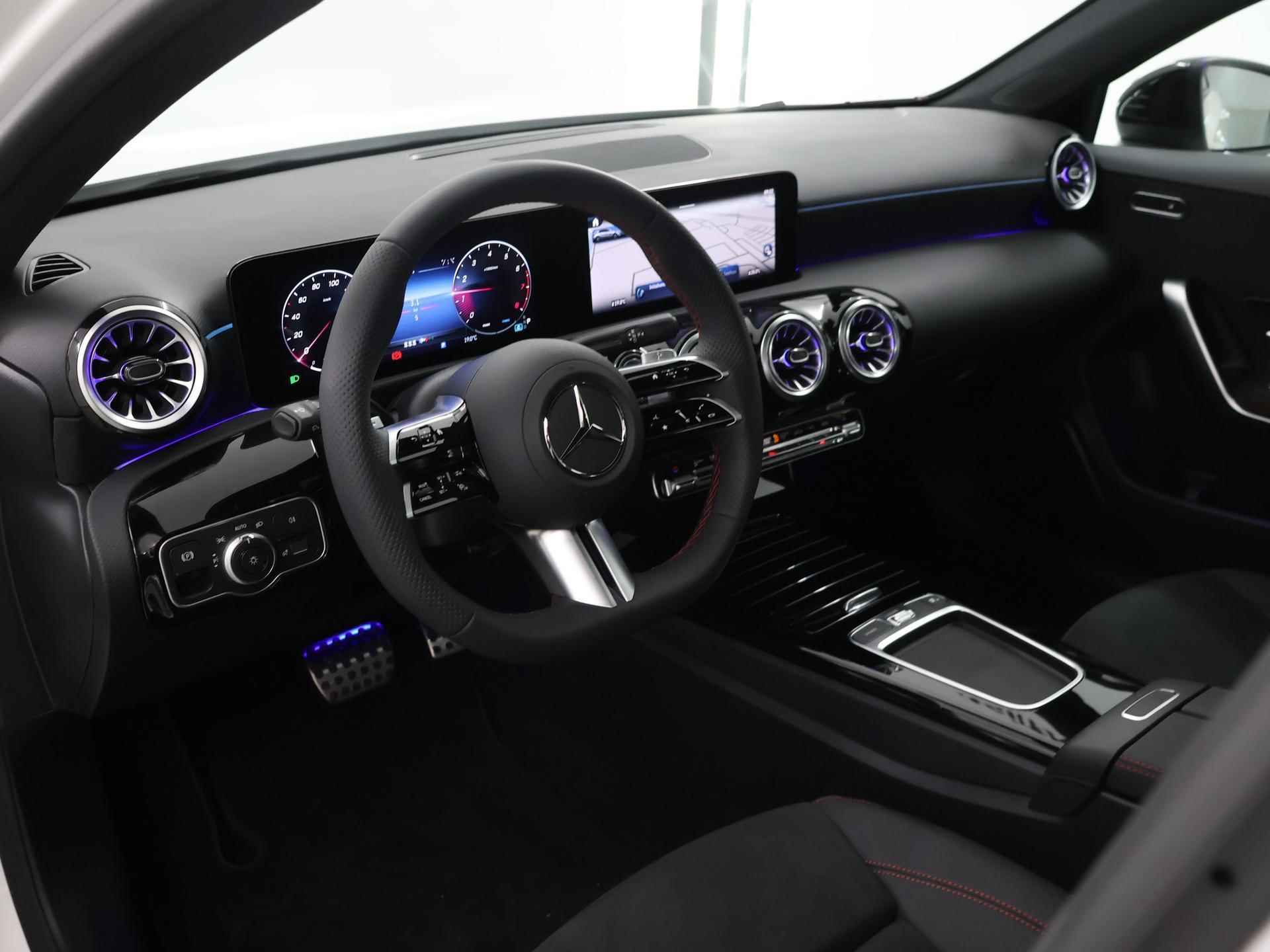 Mercedes-Benz A-klasse 180 Star Edition AMG NIGHT | Panoramadak | Sfeerverlichting | MultiBeam LED | Keyless Entry | Trekhaak | - 8/46