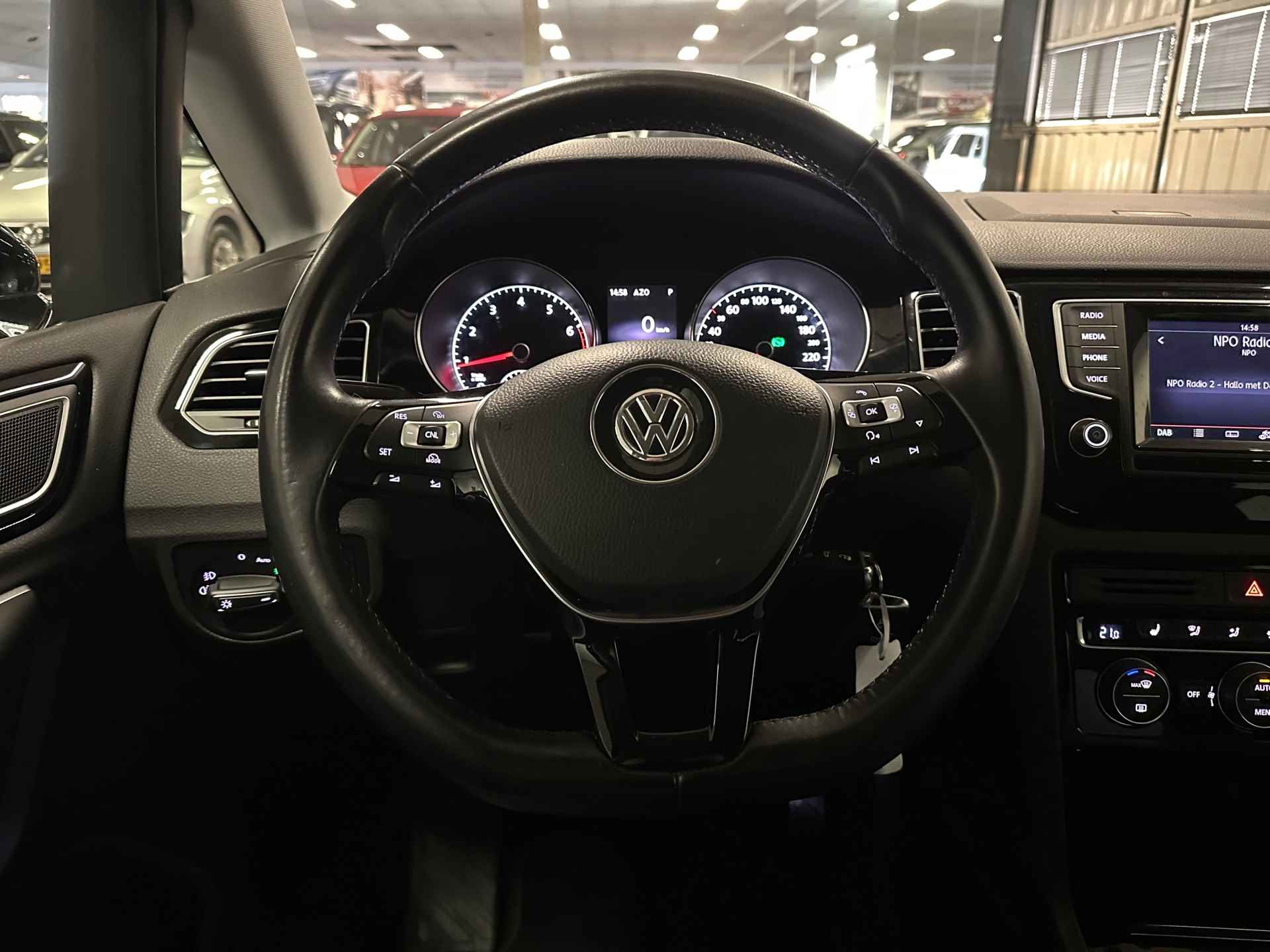 Volkswagen Golf Sportsvan 1.4 TSI Highline * Automaat / Navigatie / Trekhaak / Cruise control / NL Auto * - 13/22