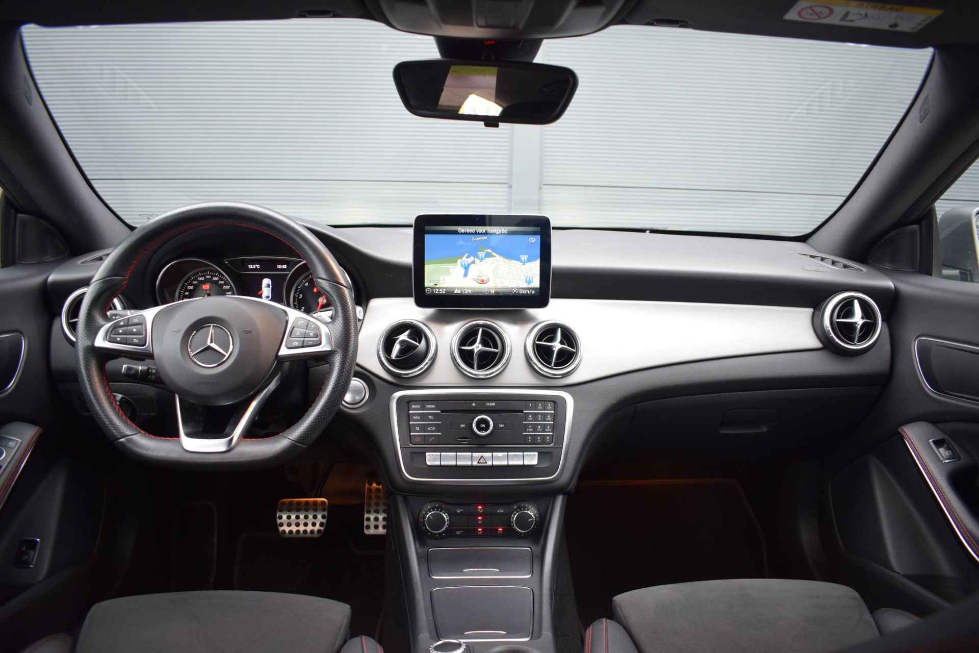 Mercedes-Benz CLA-klasse 180 AUT / AMG-Line / Clima / Camera / LED - 7/61