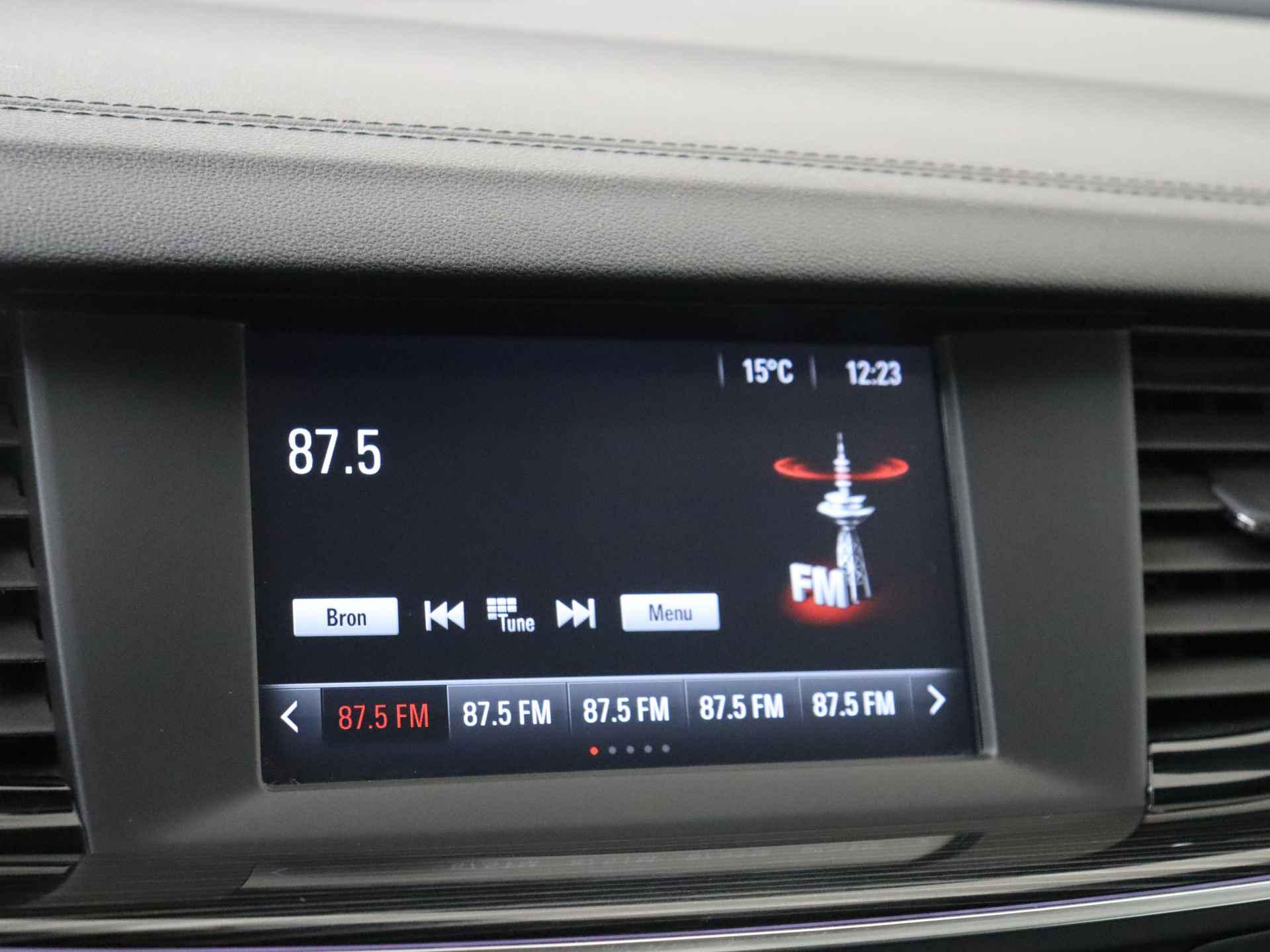 Opel Insignia Sports Tourer 1.5 Turbo Business Executive 165 pk Automaat | Navigatie | Climate Control - 16/33