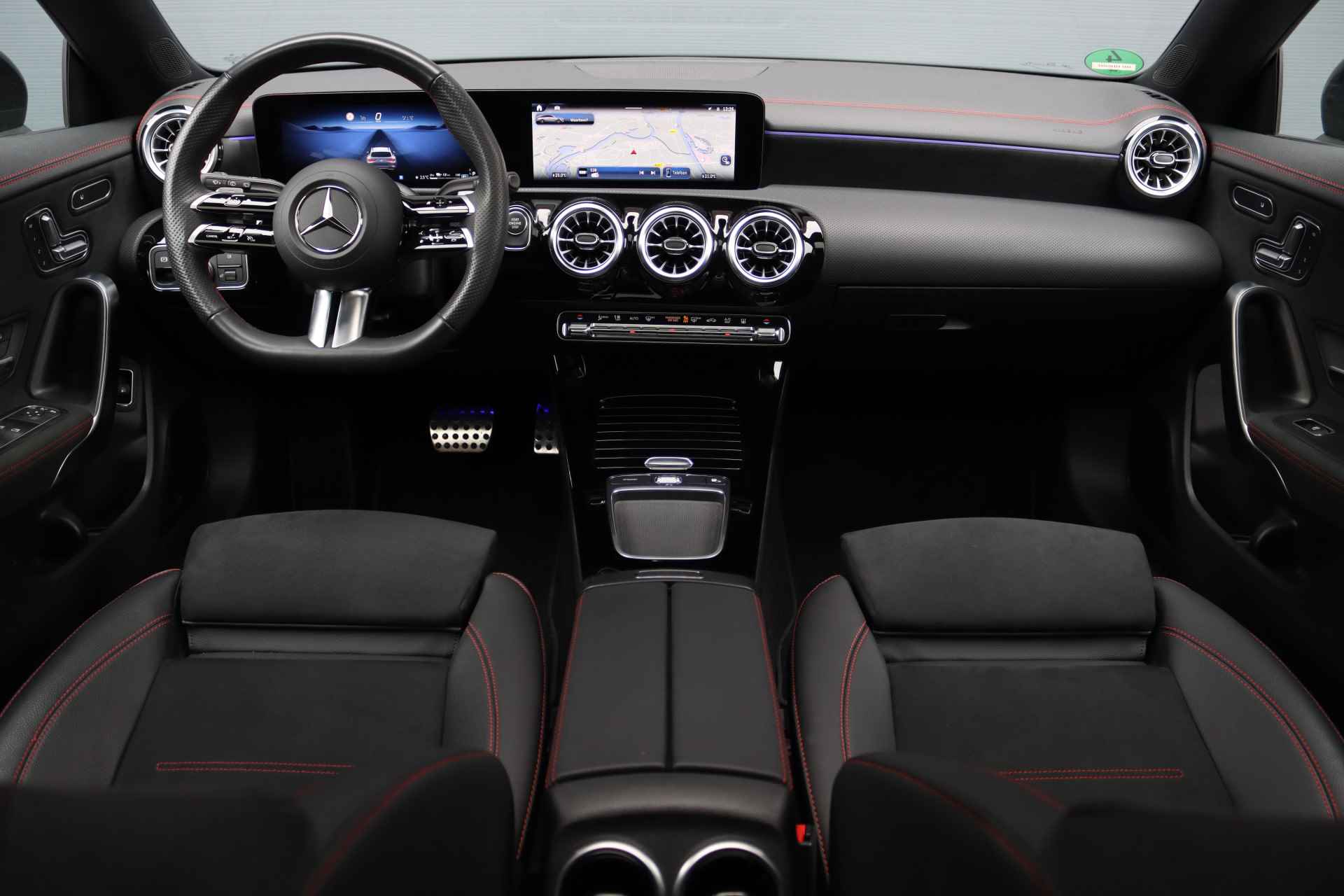 Mercedes-Benz CLA-Klasse Shooting Brake 250 e AMG Line Aut8 | Facelift | Panoramadak | Distronic+ | Memory | Advanced Sound System | Keyless Go | Verwarmd Stuurwiel | Augmented Reality | - 3/41