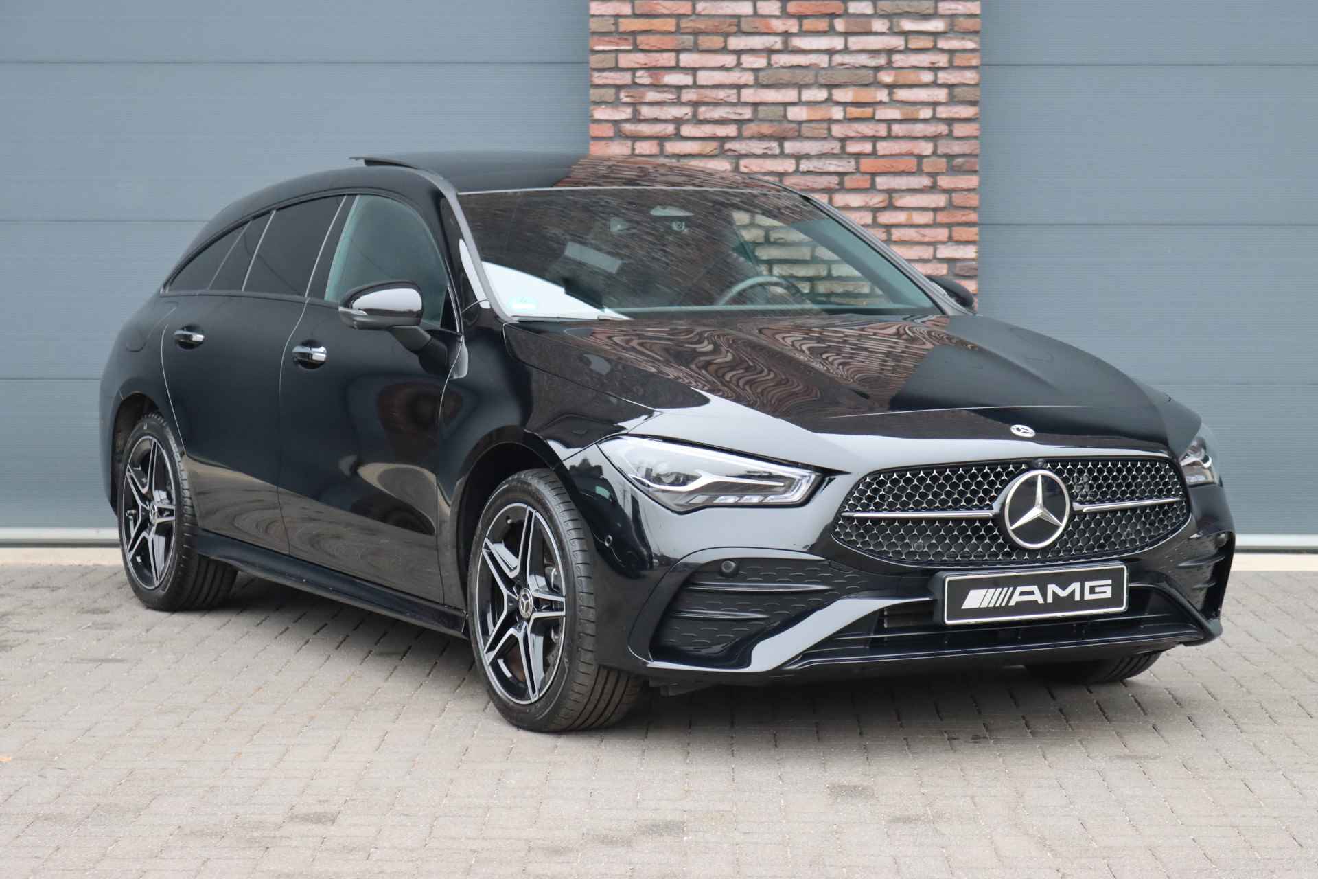 Mercedes-Benz CLA-Klasse Shooting Brake 250 e AMG Line Aut8 | Facelift | Panoramadak | Distronic+ | Memory | Advanced Sound System | Keyless Go | Verwarmd Stuurwiel | Augmented Reality | - 4/41