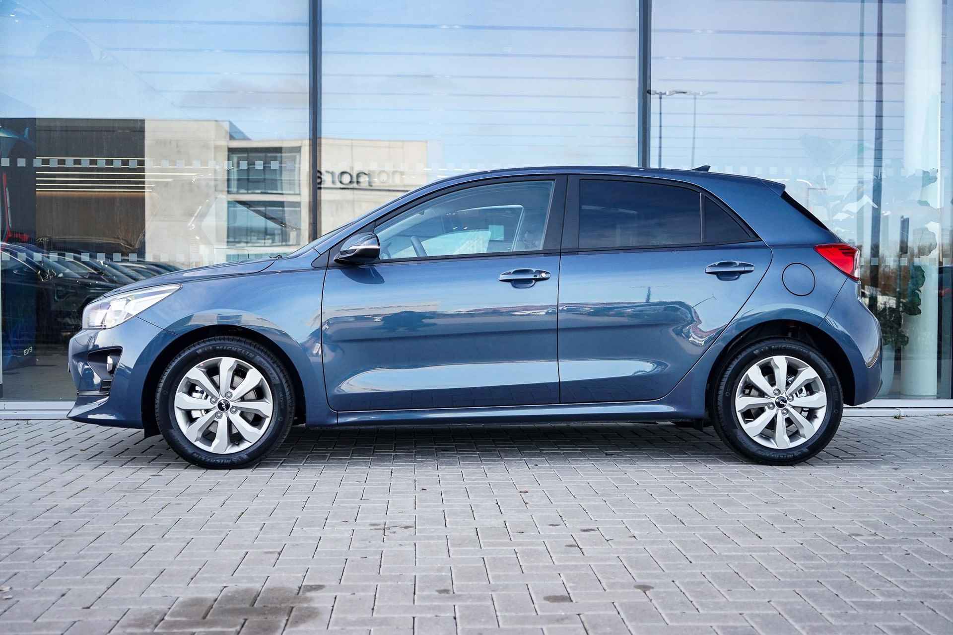 Kia Rio 1.0 T-GDi MHEV 100PK DynamicPlusLine | Navigatie | Camera | Climate control | Carplay | Keyless | Lane Assist | PDC V+A | LMV 16 inch | Nieuw! - 3/26