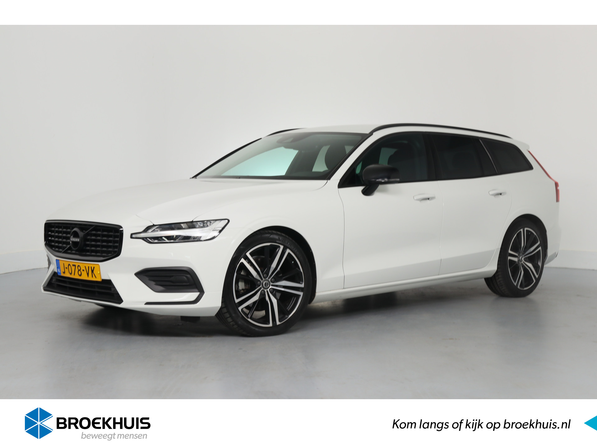 Volvo V60 2.0 B3 Momentum Advantage | Dealer Onderhouden! | LED | Camera | Climate Control | Keyless | BLIS | Parkeersensoren |Stoelverwar