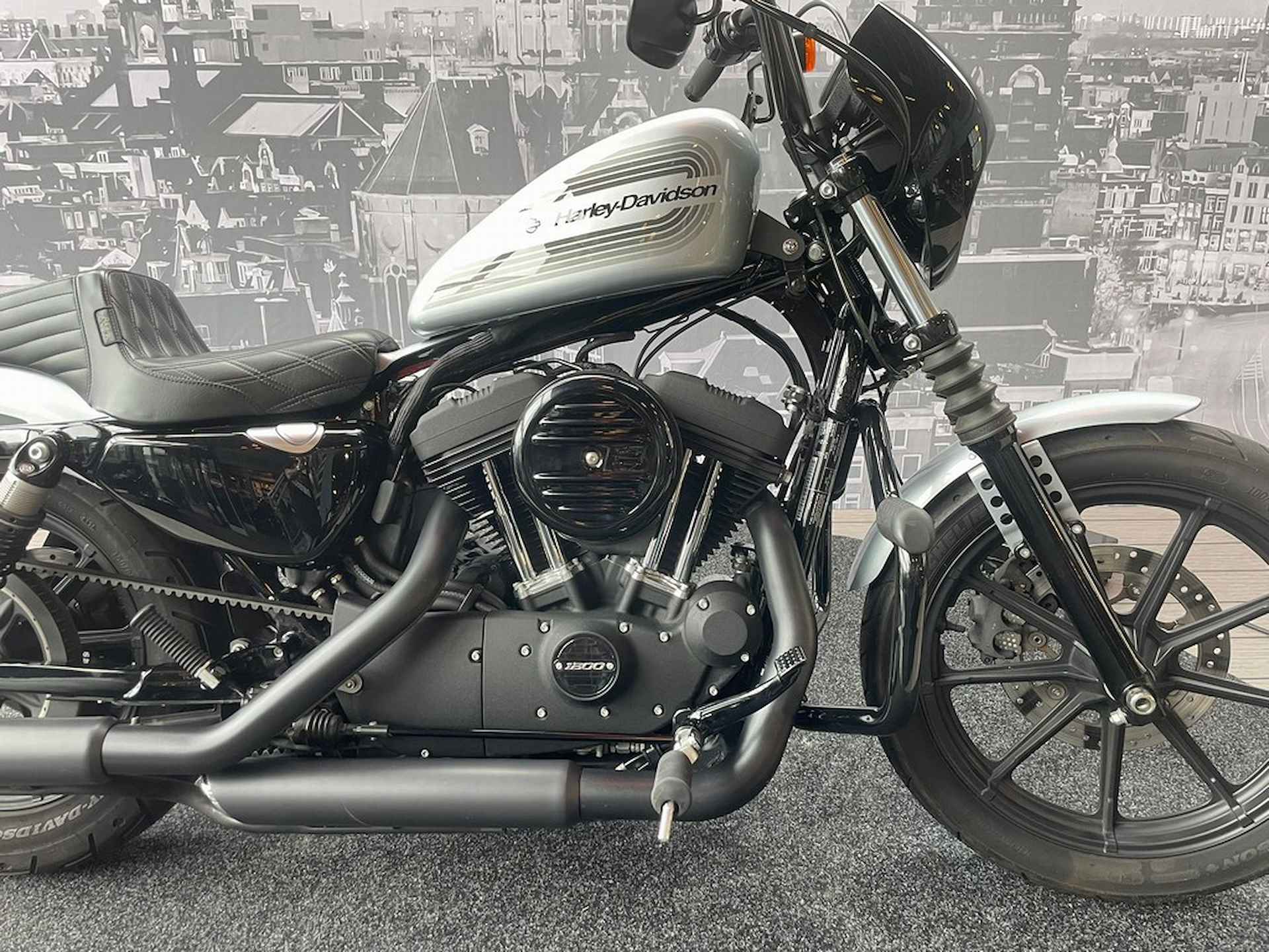 Harley-Davidson XL1200NS Iron Special - 2/8