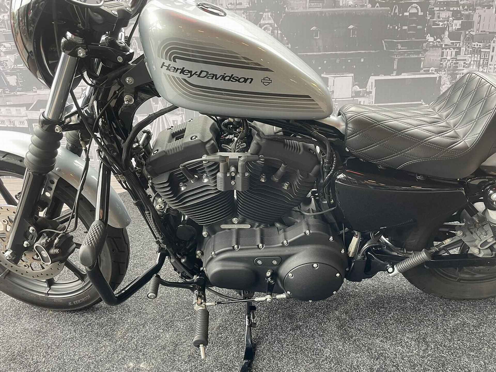 Harley-Davidson XL1200NS Iron Special - 5/8