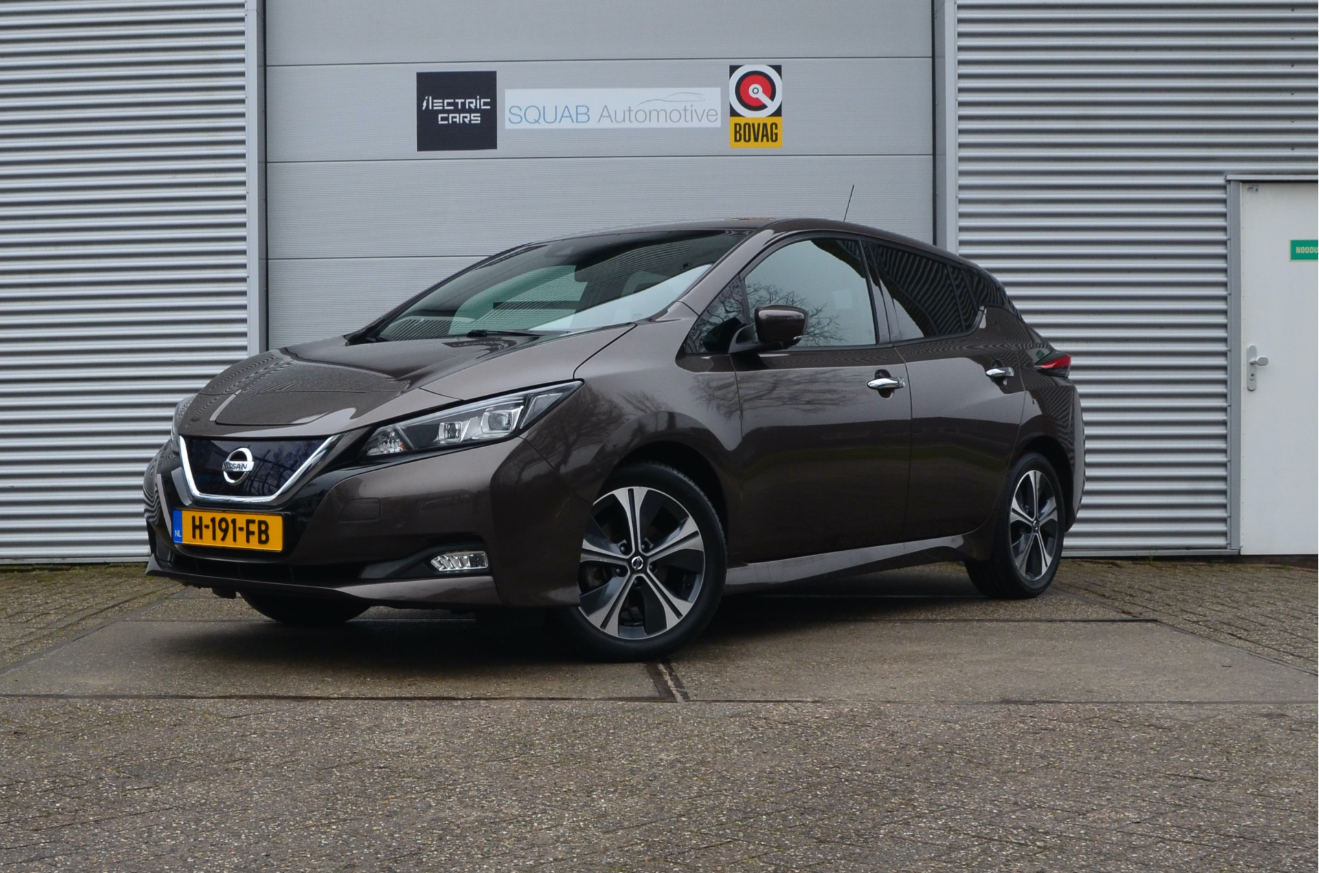 Nissan Leaf Tekna 40 kWh Alu velgen met nw Banden