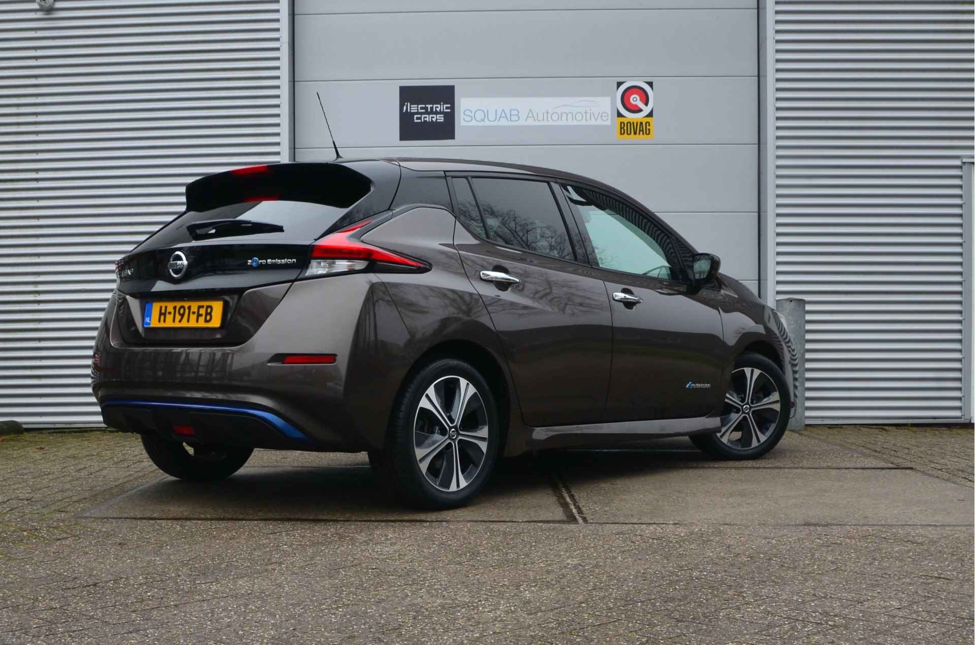 Nissan Leaf Tekna 40 kWh Alu velgen met nw Banden - 7/31