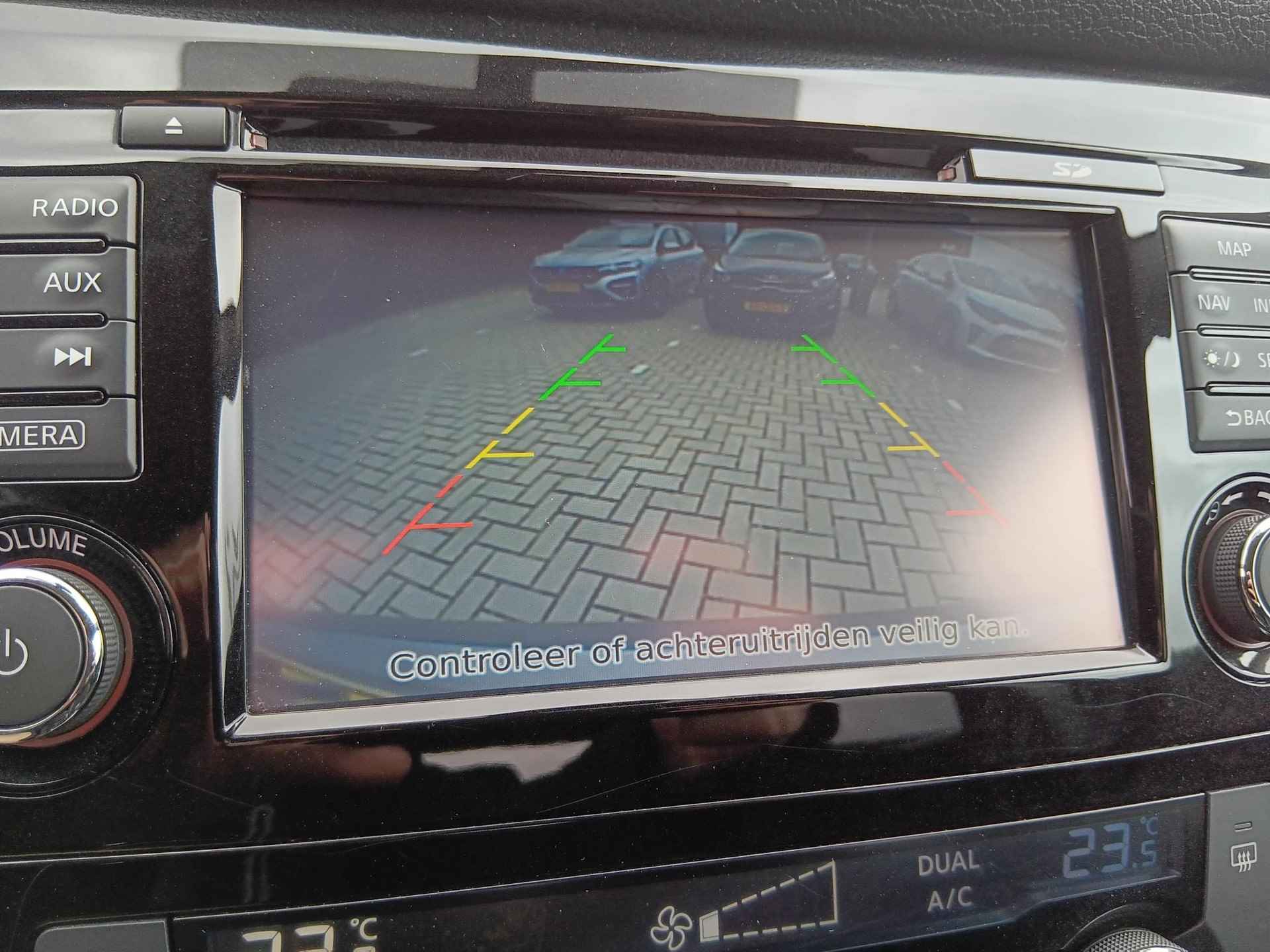 Nissan Qashqai 1.2 DIG-T 115 X-Tronic Acenta Automaat / Navigatie / Parkeercamera / Parkeersensoren / Lichtmetalen Velgen / Privacy Glass - 35/44
