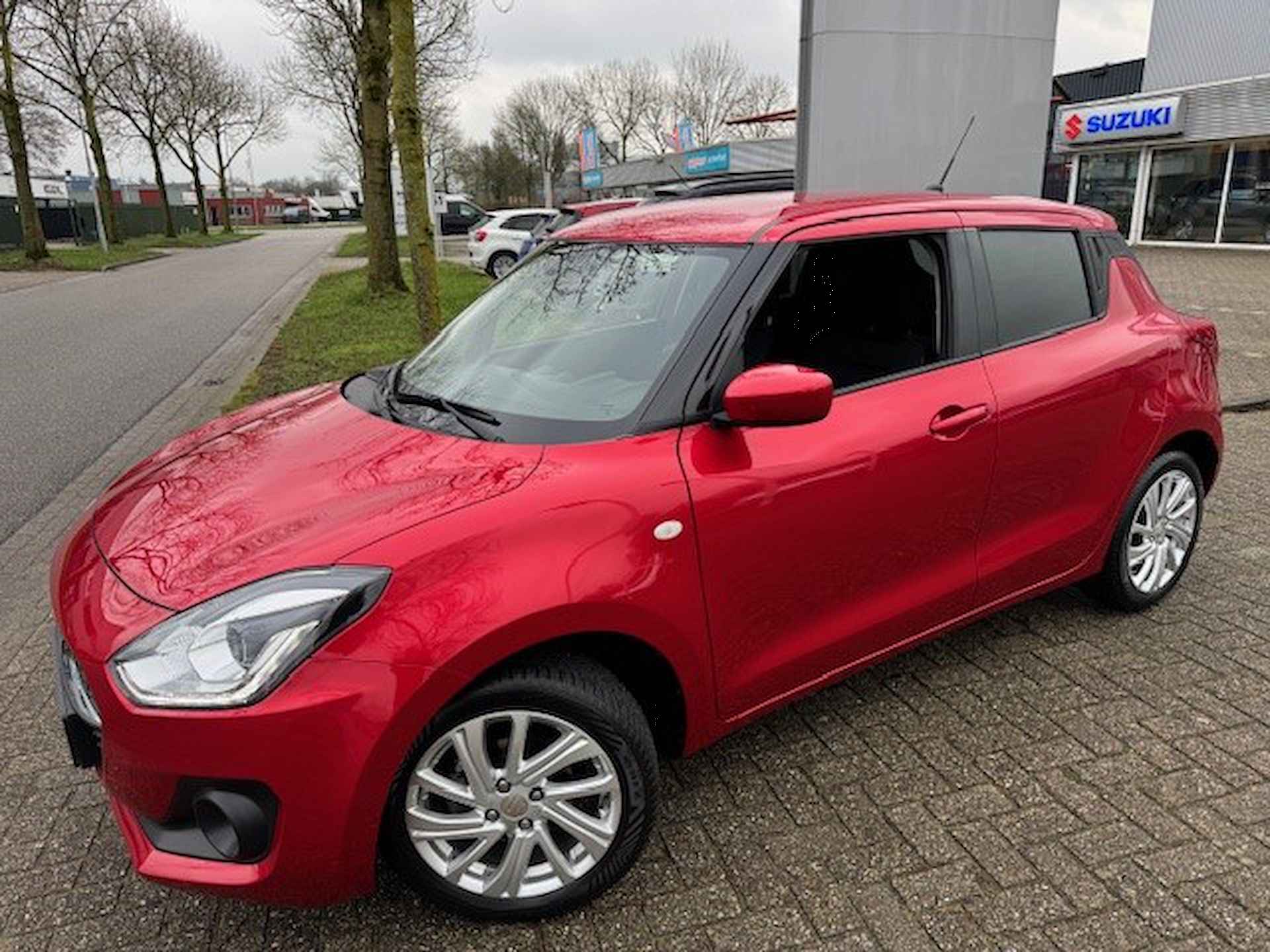 SUZUKI Swift 1.2 DualJet 83pk Smart Hybrid Select - 3/40