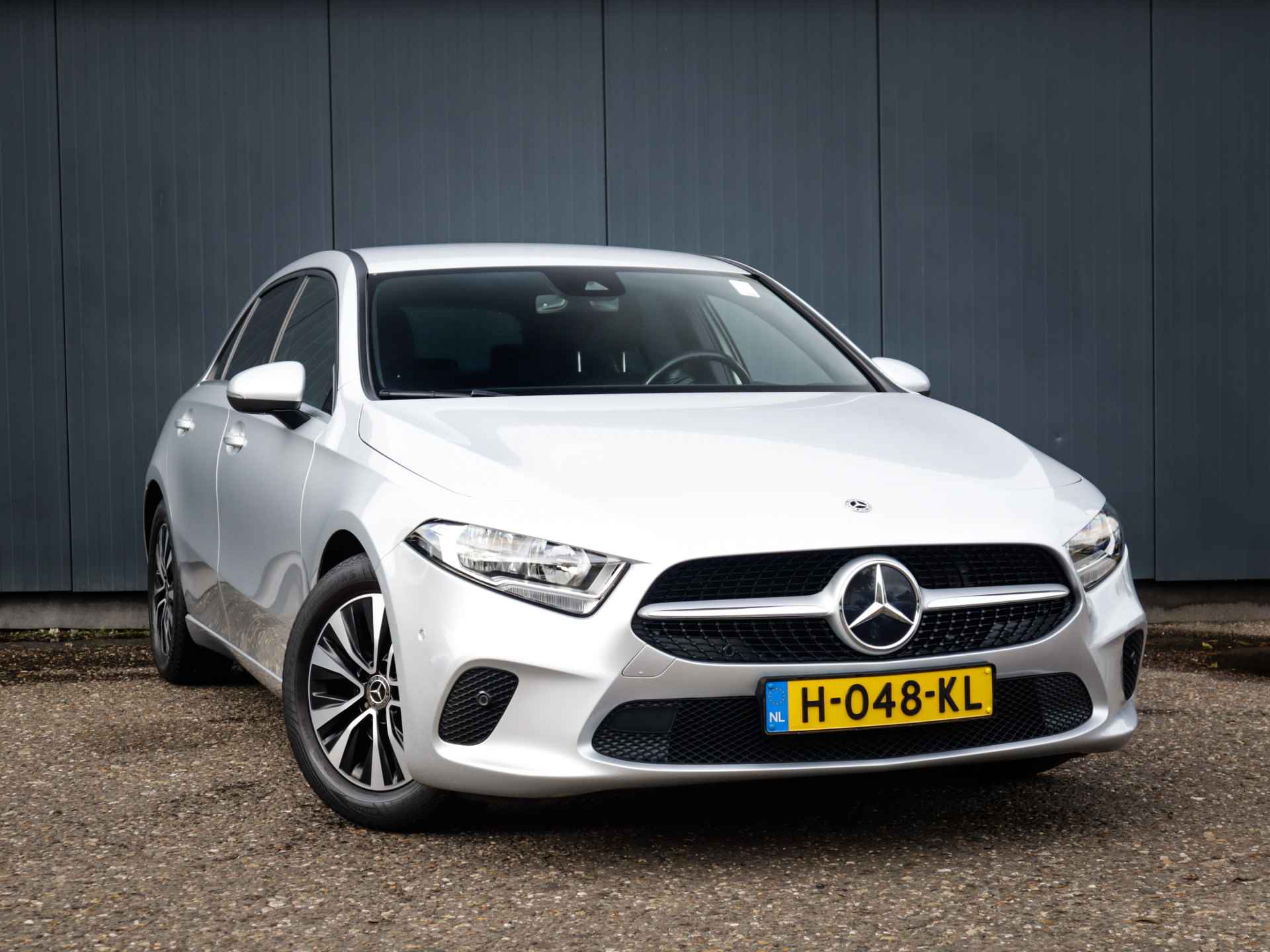 Mercedes-Benz A-Klasse 180 Business Solution (136 PK), 1e-Eig, 12-MND-BOVAG, NL-Auto, Navigatie, Half-Leer, Stoelverwarming, Parkeersensoren-V+A, Cruise-Control, Virtual-Cockpit, Achteruitrijcamera, spiegel-Pakket, DAB, LM.-Velgen, Privacy-Glas, - 10/55