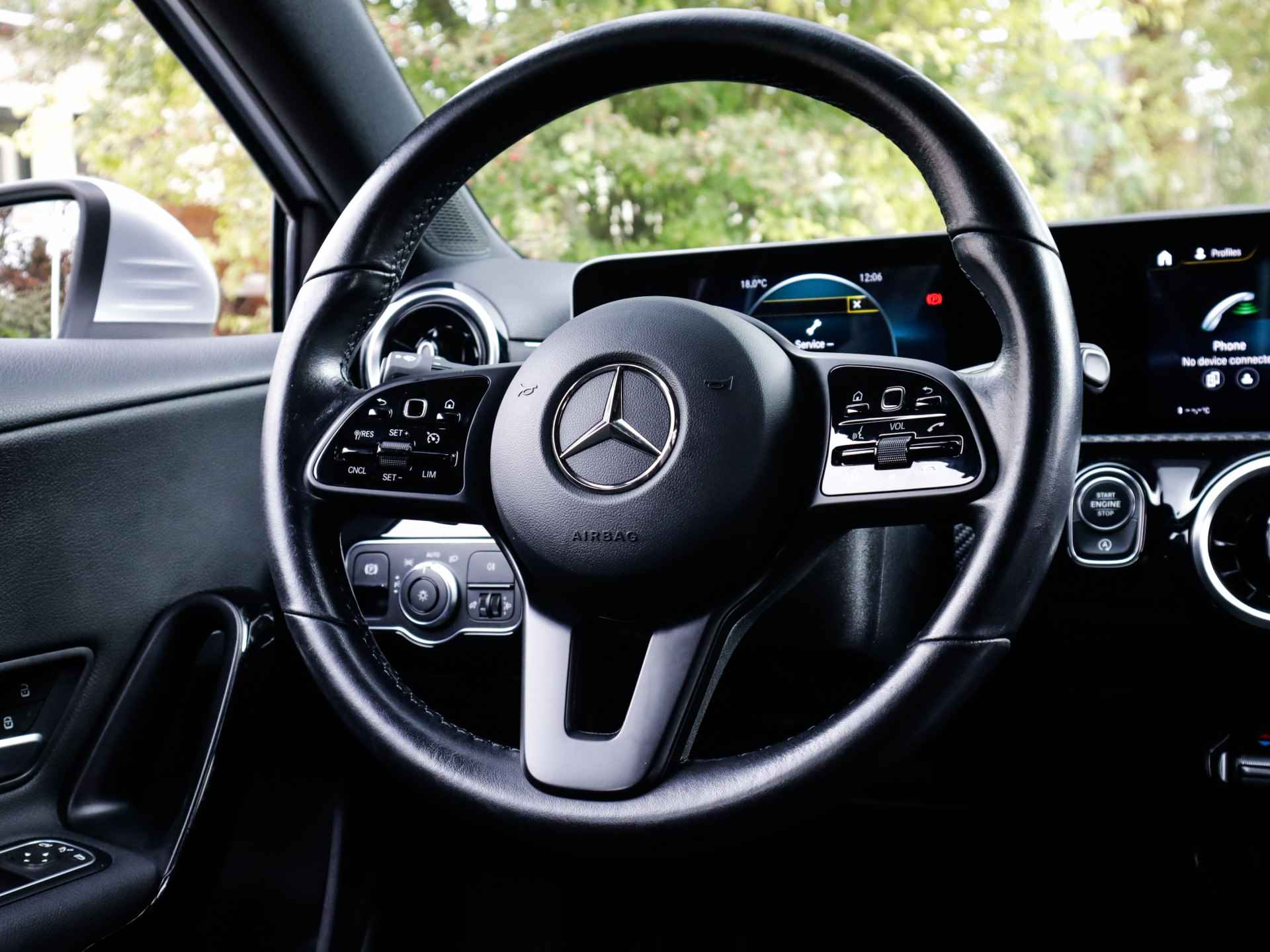 Mercedes-Benz A-Klasse 180 Business Solution (136 PK), 1e-Eig, 12-MND-BOVAG, NL-Auto, Navigatie, Half-Leer, Stoelverwarming, Parkeersensoren-V+A, Cruise-Control, Virtual-Cockpit, Achteruitrijcamera, spiegel-Pakket, DAB, LM.-Velgen, Privacy-Glas, - 30/55