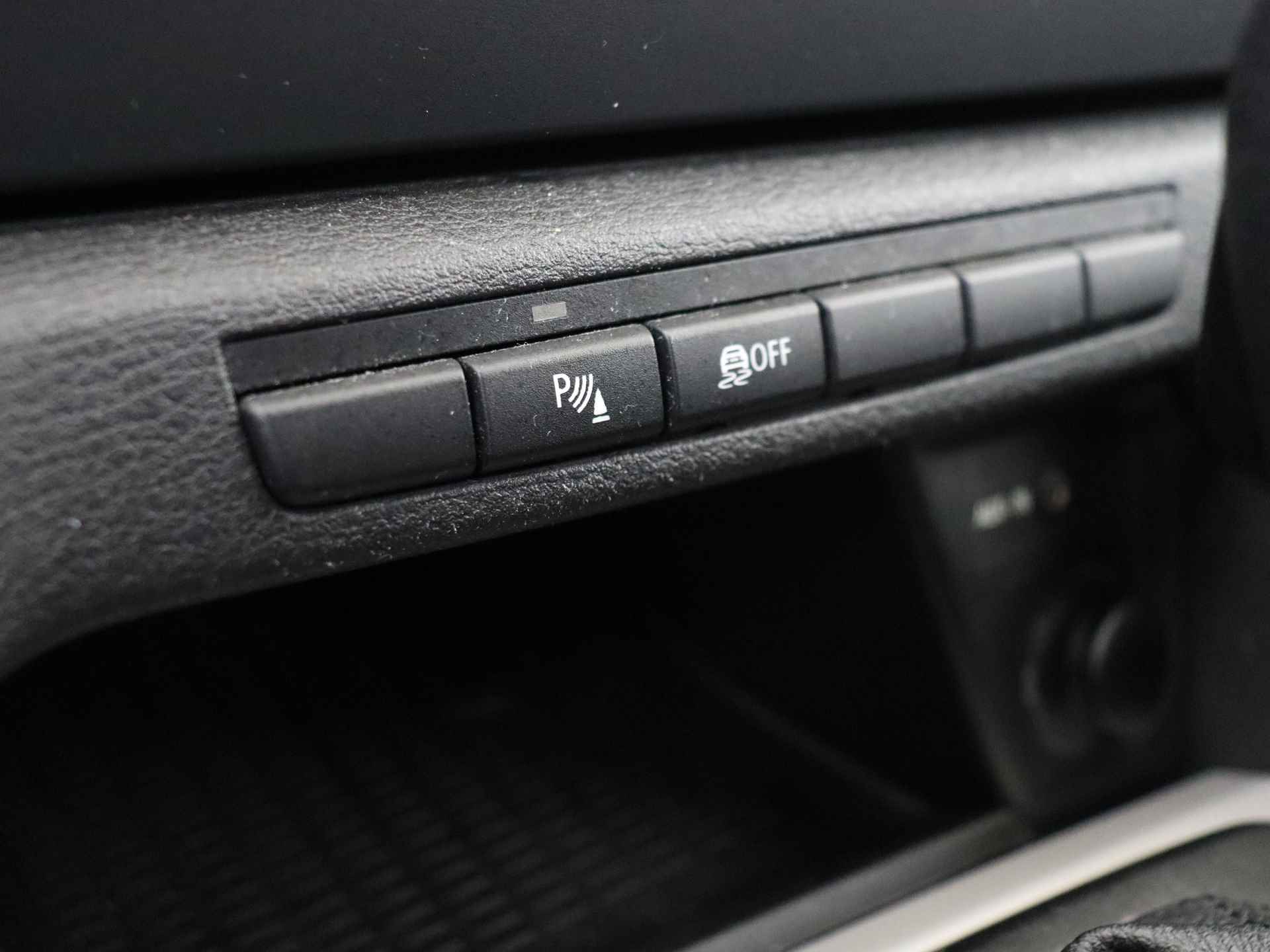BMW X1 sDrive18i Automaat | Airco | Lichtmetalen velgen - 18/25