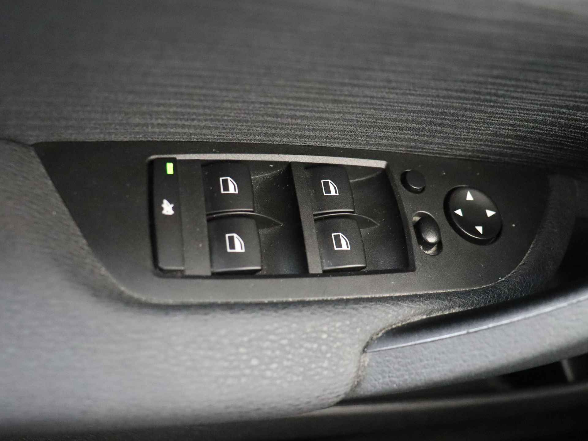 BMW X1 sDrive18i Automaat | Airco | Lichtmetalen velgen - 21/25