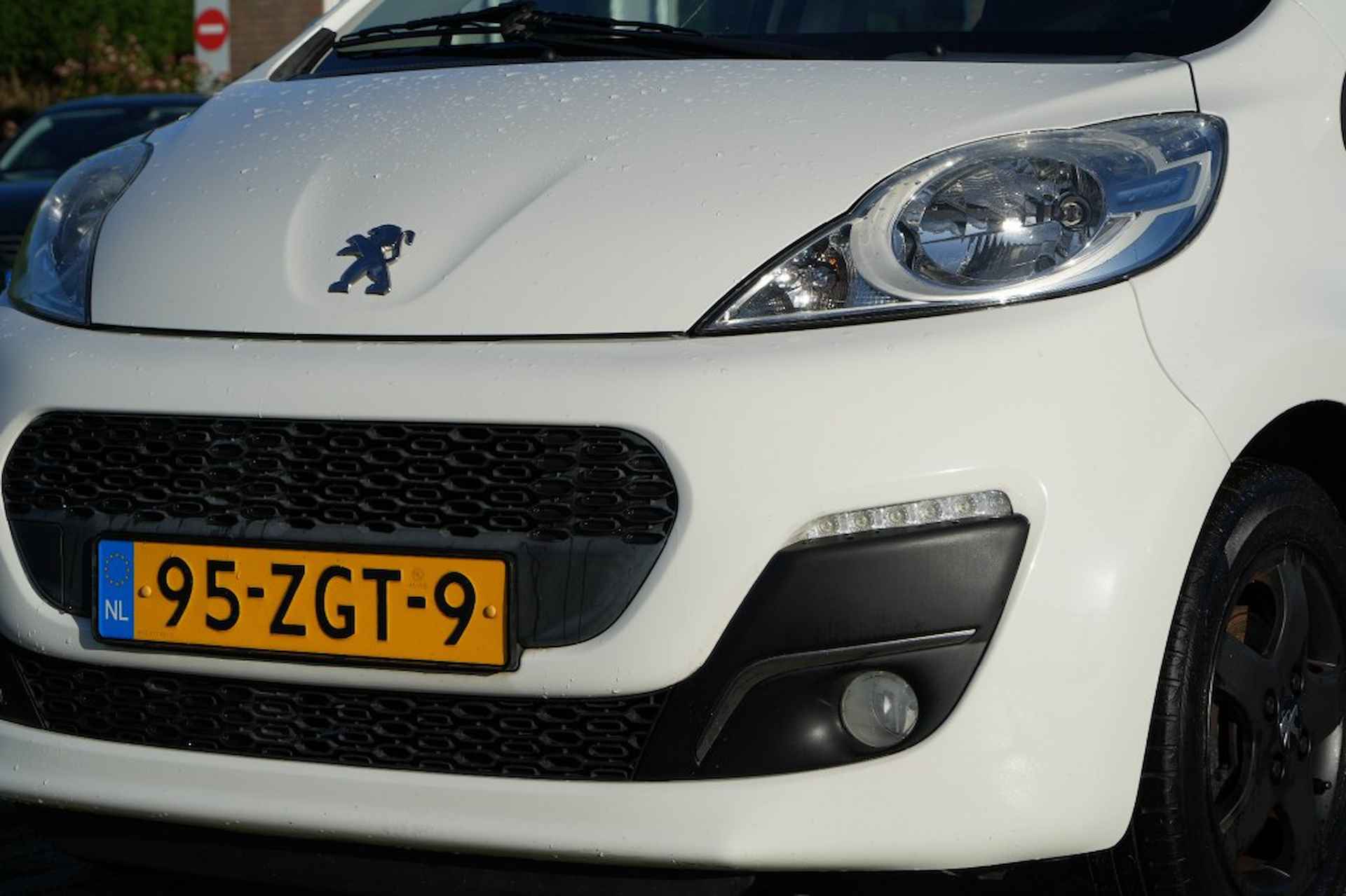 PEUGEOT 107 PREMIERE 1.0-68PK 5-DEURS - AIRCO - ELECTRISCHE RAMEN - SPOILER - 3/27