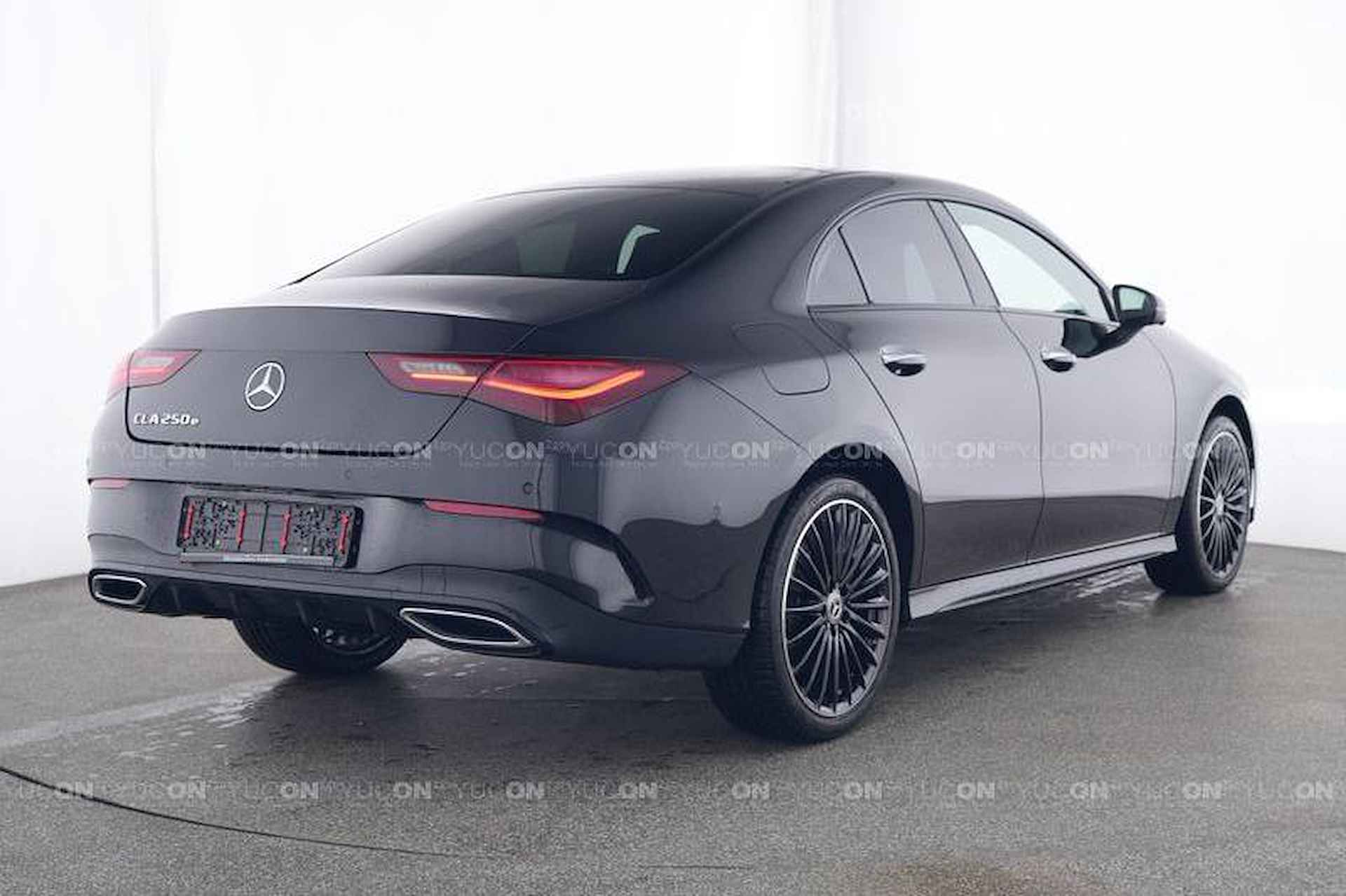 Mercedes-Benz CLA CLA 250e Coupé Automaat AMG Line | Premium Pakket | Nightpakket | Panoramadak | 360° Camera | Advanced Sound System | Sfeerverlichting | Keyless-Go - 2/5