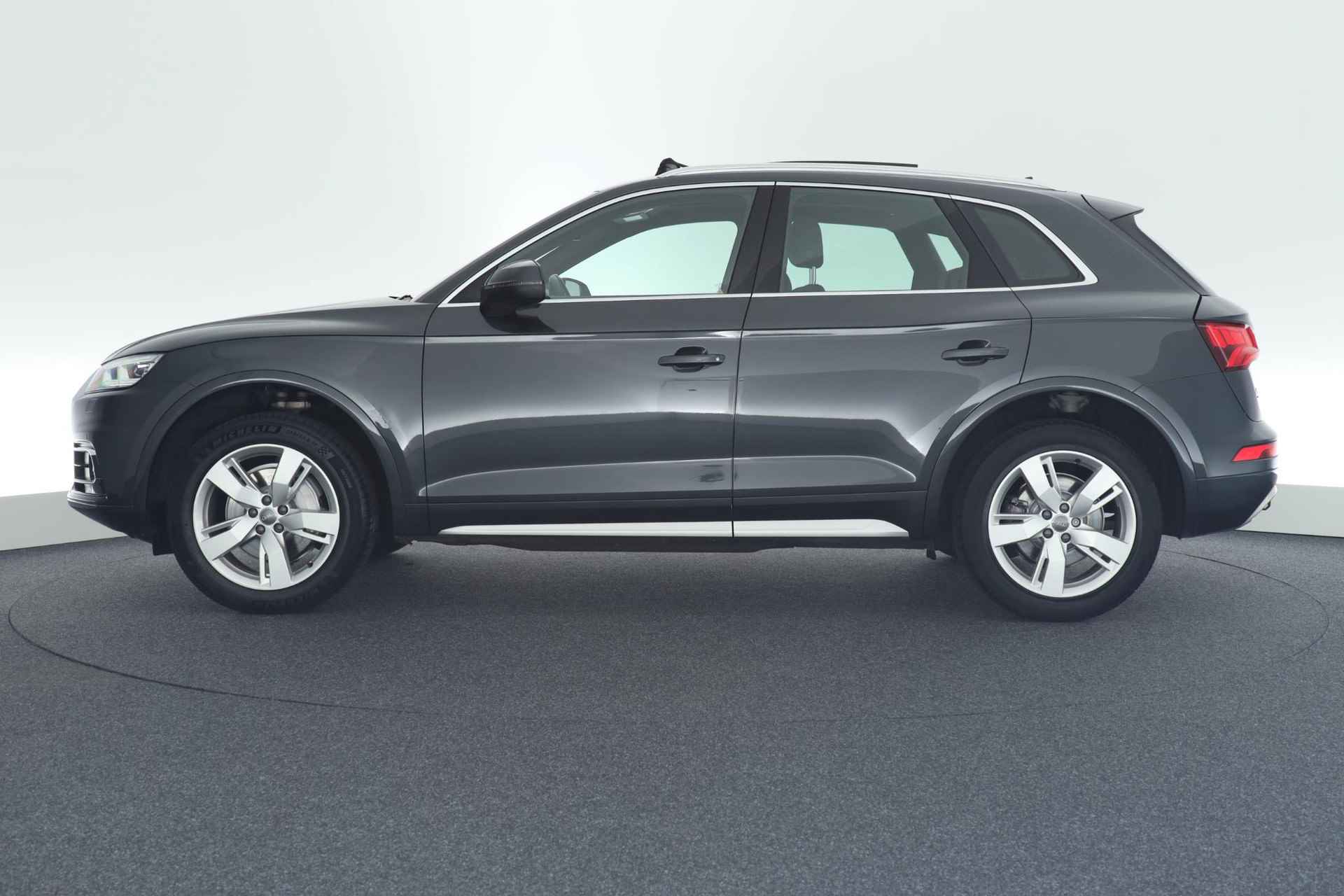 Audi Q5 2.0 TDI 190pk quattro Design Pro Line Plus Trekhaak Camera Stoelverwarming Virtual Cockpit Panoramadak - 9/55