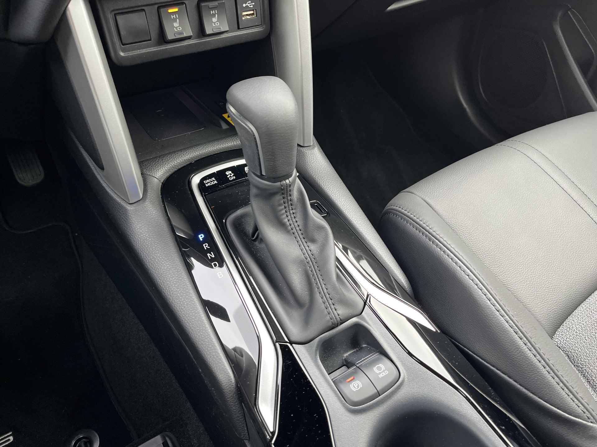 Toyota Corolla Cross 1.8 Hybrid Business Plus | Navigatie | Apple CarPlay/Android auto | Achteruitrijcamera | Elektrische achterklep - 23/32