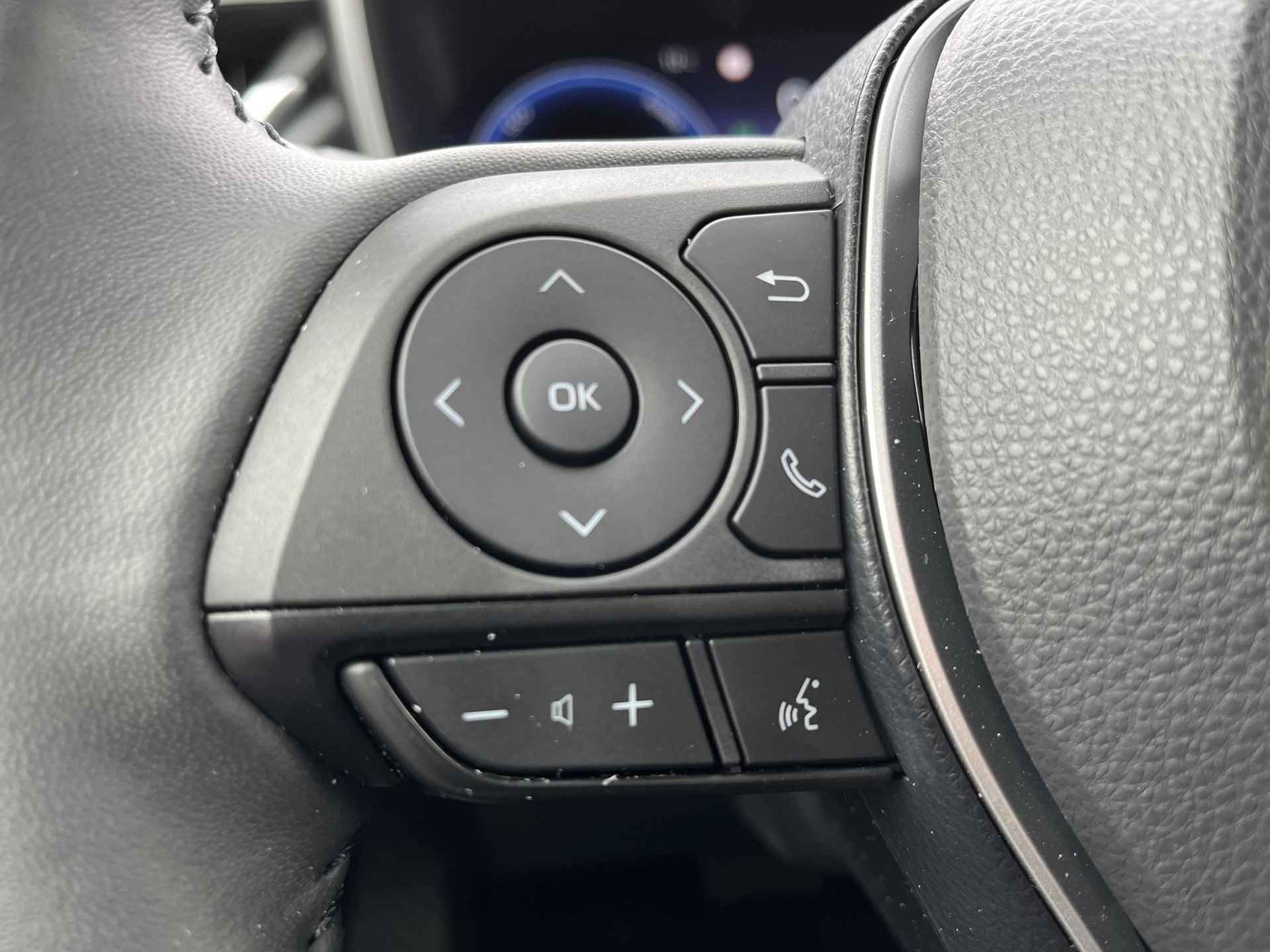 Toyota Corolla Cross 1.8 Hybrid Business Plus | Navigatie | Apple CarPlay/Android auto | Achteruitrijcamera | Elektrische achterklep - 26/32