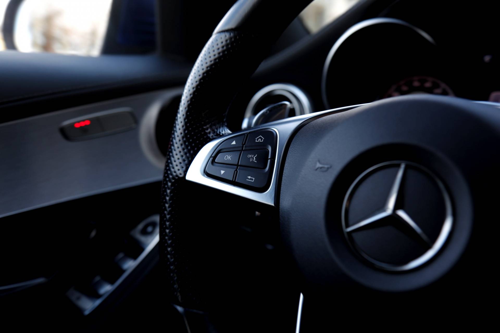 Mercedes-Benz C-Klasse Estate 63 AMG 4.0 V8 476PK Aut.*Perfect Mercedes Onderh.*BTW Auto*Performance Seats/Carbon/Navi/Multibeam LED/Bi-Xenon/Stoelverw - 35/65