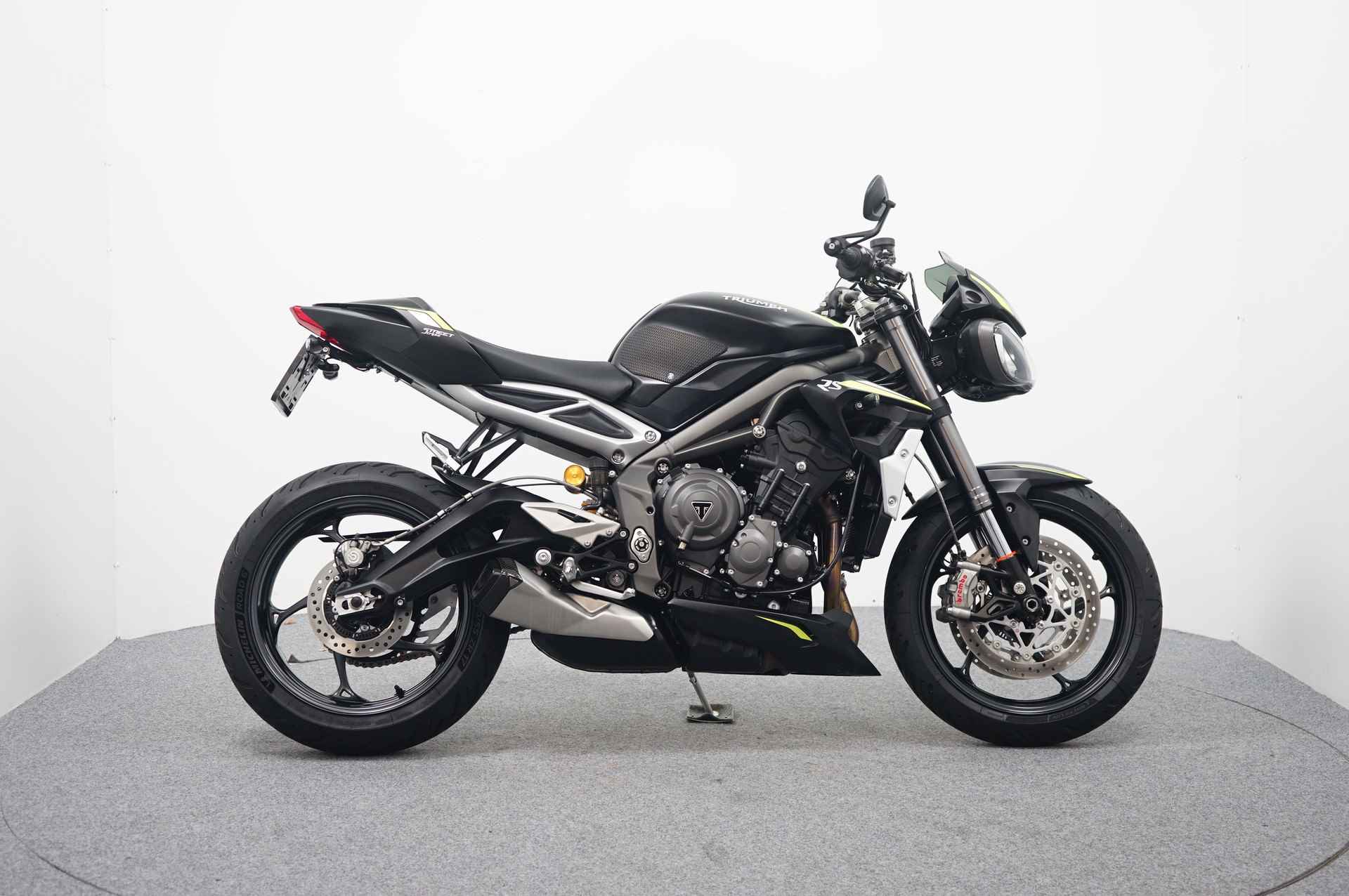 Triumph STREET TRIPLE RS - 1/20