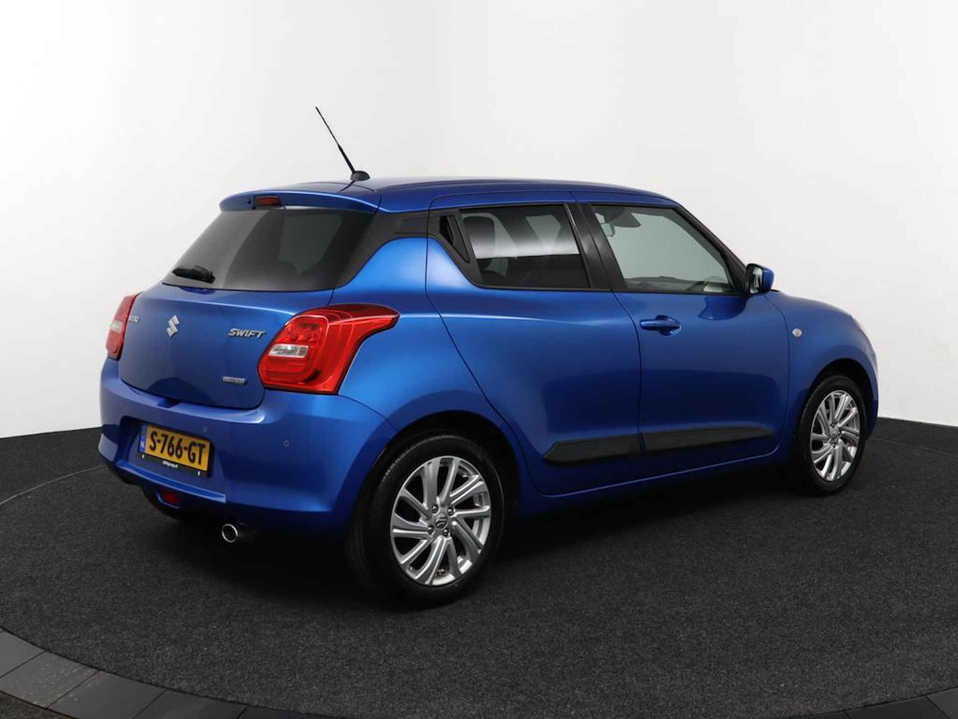 Suzuki Swift 1.2 Select Smart Hybrid | Airco | parkeersensoren achter | Camera achter | Cruise Control | Bluetooth | - 2/50