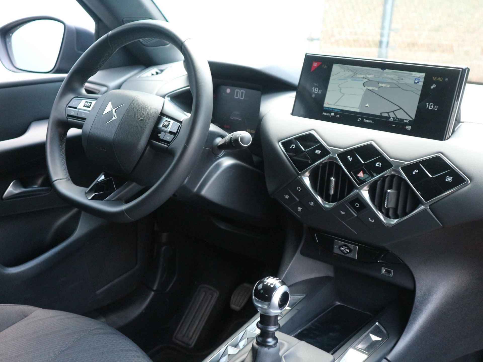 DS 3 Crossback Montmartre 1.2 100 pk / Navigatie / Digitaal dashboard / DAB - 8/36