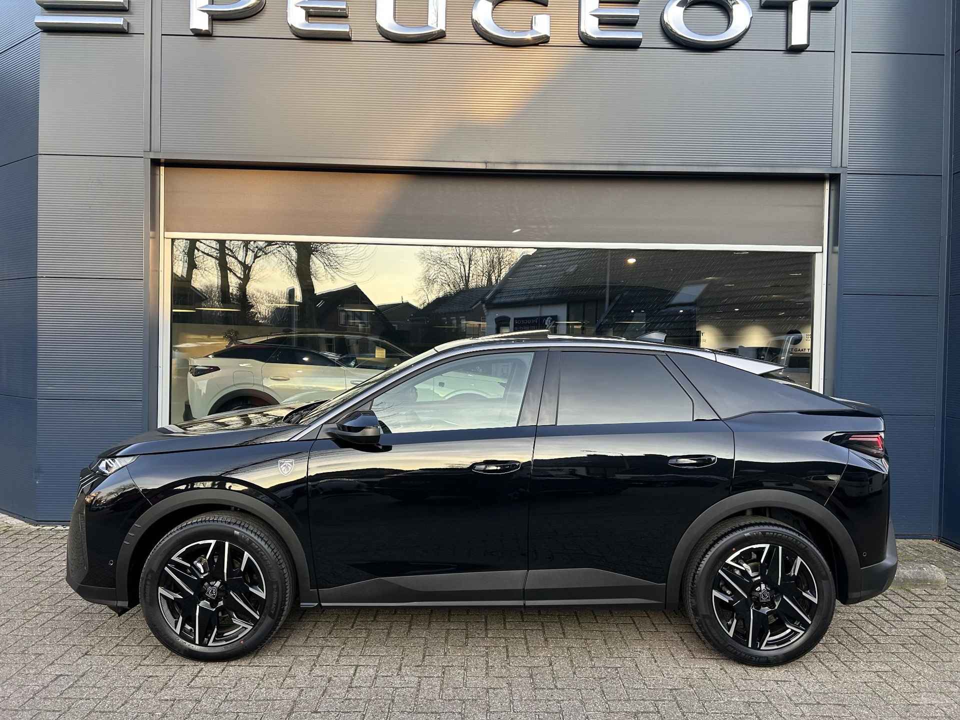 Peugeot 3008 1.2 Hybrid 136 GT | Nieuwprijs € 54.000,- | Focal Audio | Panoramisch schuif-Kanteldak | Pack Vision | Pack Drive Assist | Full-Led Koplampen | Electrisch Bedienbare Achterklep | Alcantara Bekleding | - 2/55