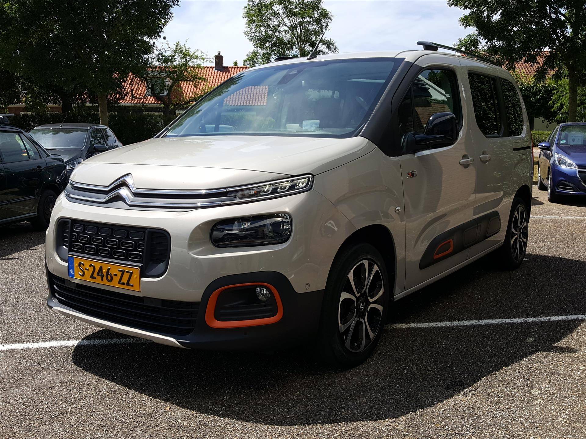 CITROEN Berlingo 1.2 PureTech 110pk S&S Shine XTR Navigatie | Cruise & Climate conrol | KEYLESS | Achteruitrijcamera | Parkeersensoren | Panoramadak | Bluetooth | LMV - 6/63