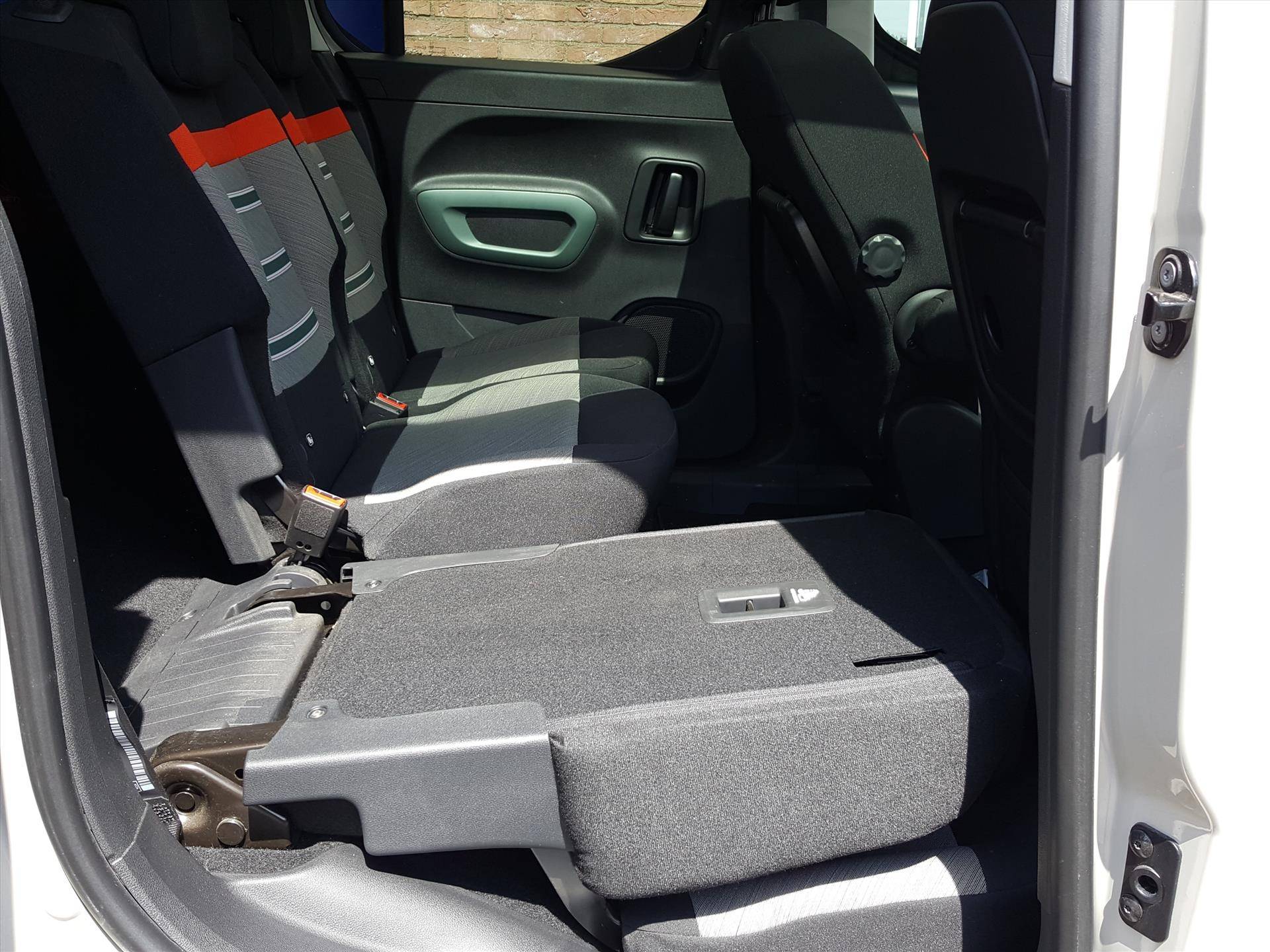 CITROEN Berlingo 1.2 PureTech 110pk S&S Shine XTR Navigatie | Cruise & Climate conrol | KEYLESS | Achteruitrijcamera | Parkeersensoren | Panoramadak | Bluetooth | LMV - 12/63