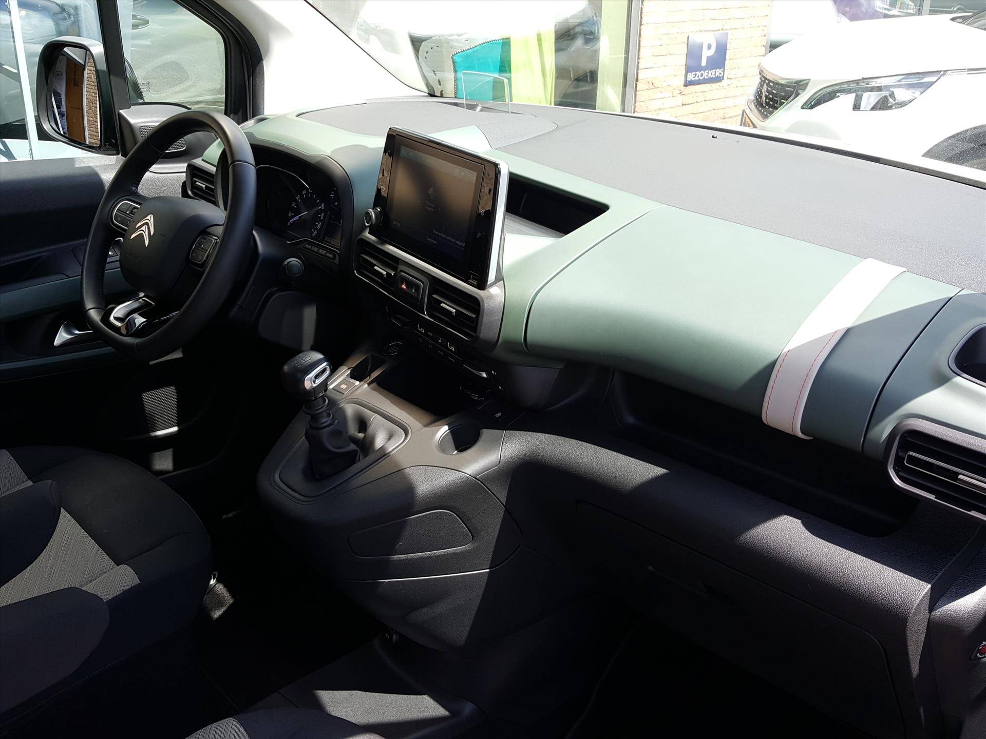 CITROEN Berlingo 1.2 PureTech 110pk S&S Shine XTR Navigatie | Cruise & Climate conrol | KEYLESS | Achteruitrijcamera | Parkeersensoren | Panoramadak | Bluetooth | LMV - 15/63