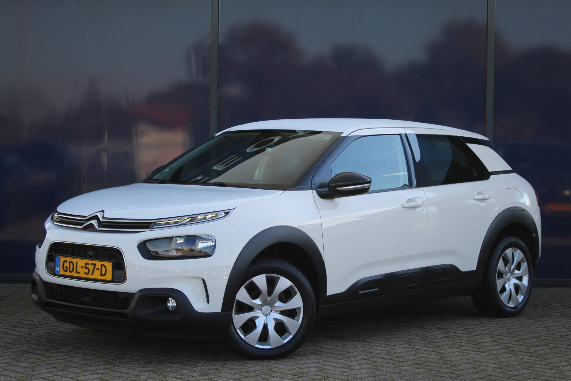 Citroën C4 Cactus 1.2 110PK Platinum | St.verwarming | Nav | Climate & Cruise C. | Carplay | PDC | Bluetooth | Clima | Cruis Clima | Cruise | Led dagrij | Touchscreen |