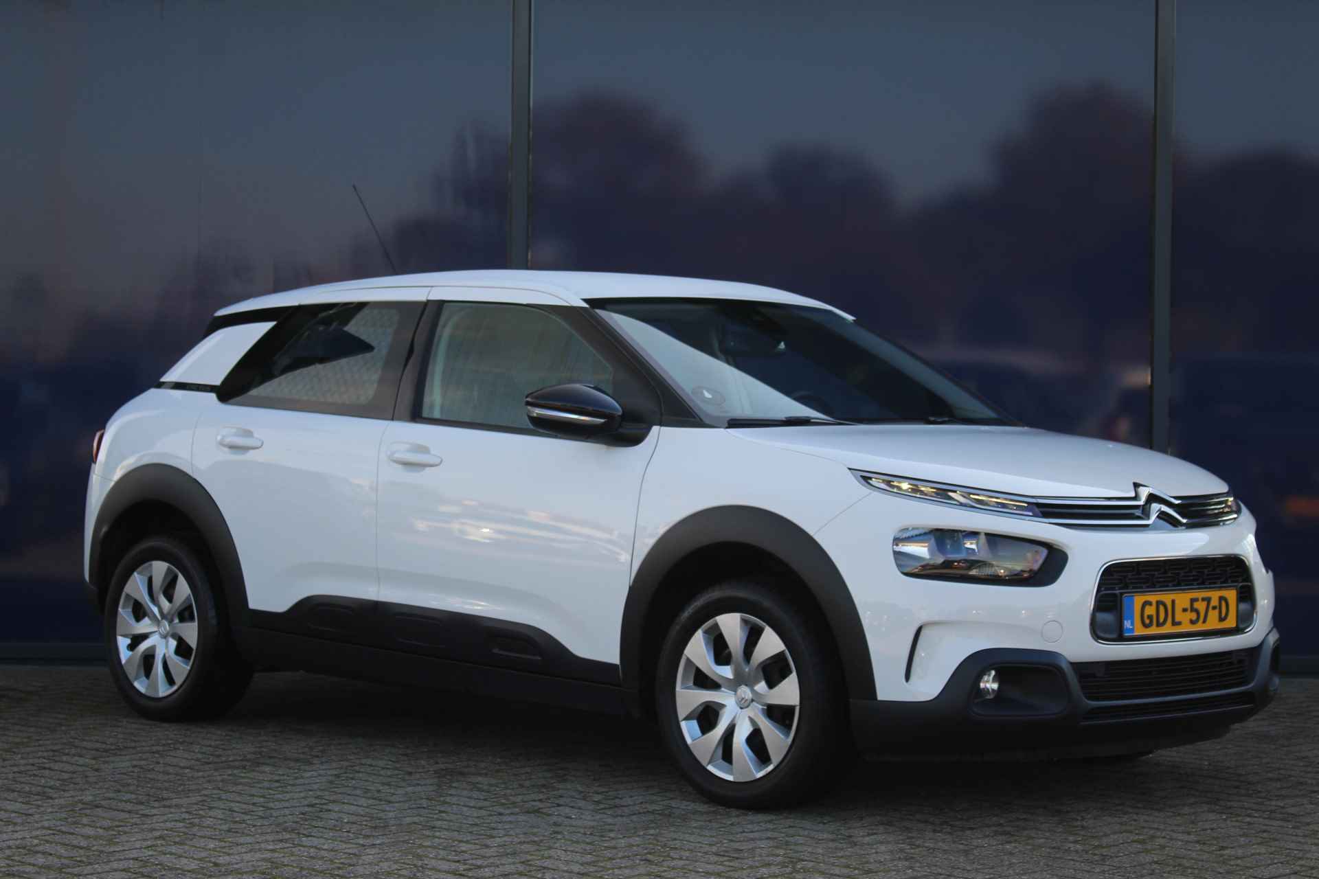 Citroën C4 Cactus 1.2 110PK Platinum | St.verwarming | Nav | Climate & Cruise C. | Carplay | PDC | Bluetooth | Clima | Cruis Clima | Cruise | Led dagrij | Touchscreen | - 9/38