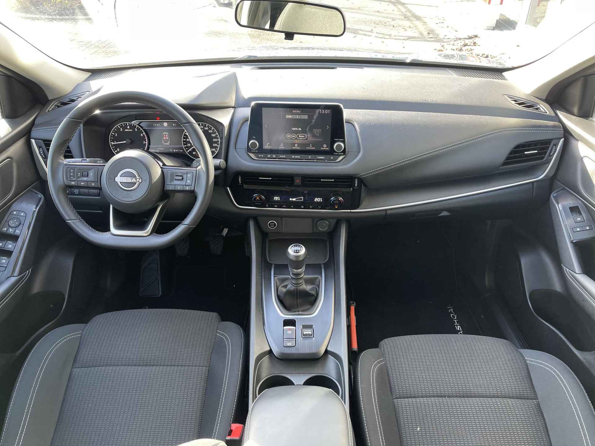 Nissan Qashqai 1.3 MHEV Acenta Design Pack | Panoramadak | Camera | Keyless Entry | Dodehoek | Adapt. Cruise Control | LED Koplampen | Rijklaarprijs! - 14/24