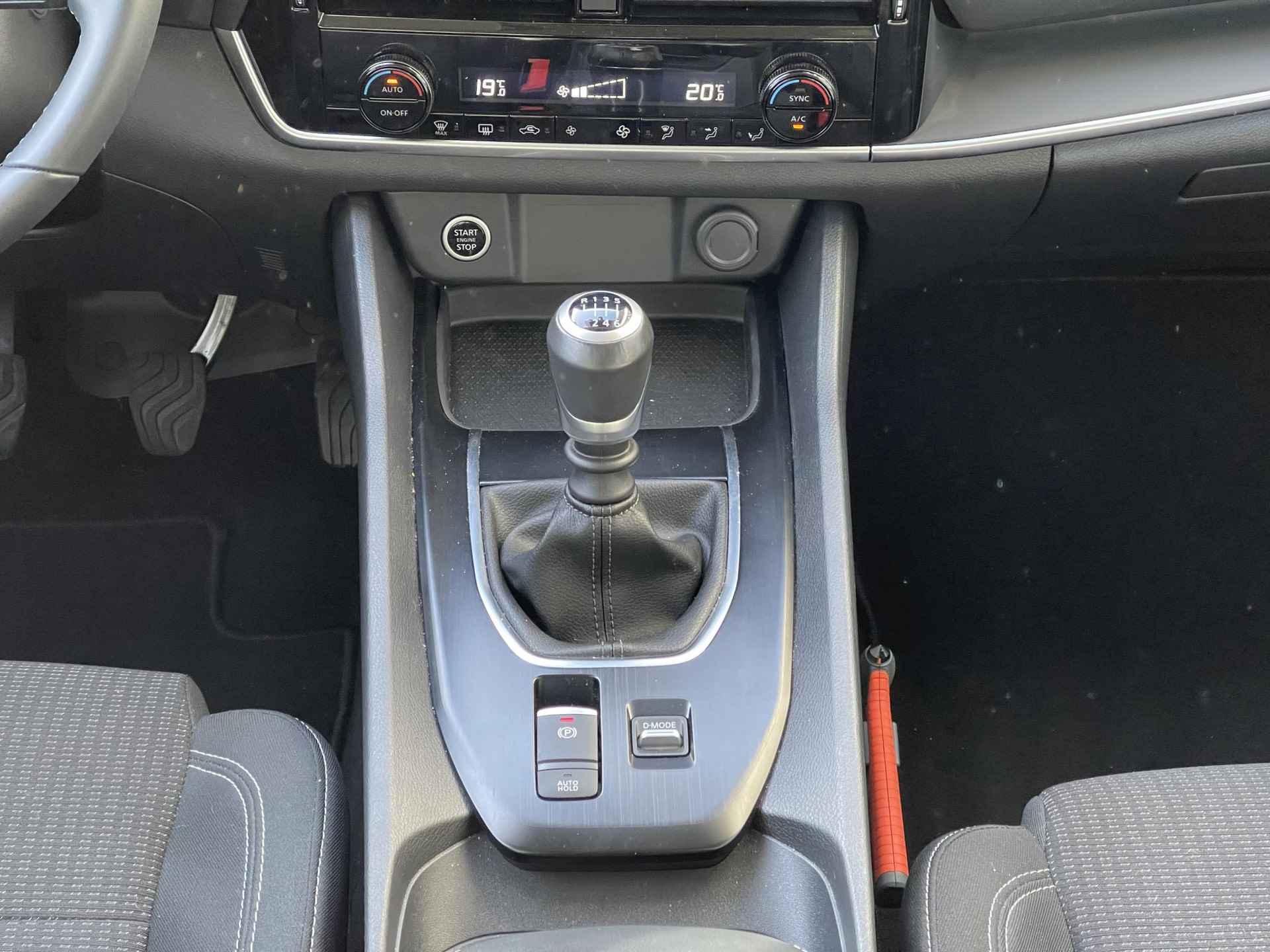 Nissan Qashqai 1.3 MHEV Acenta Design Pack | Panoramadak | Camera | Keyless Entry | Dodehoek | Adapt. Cruise Control | LED Koplampen | Rijklaarprijs! - 21/24
