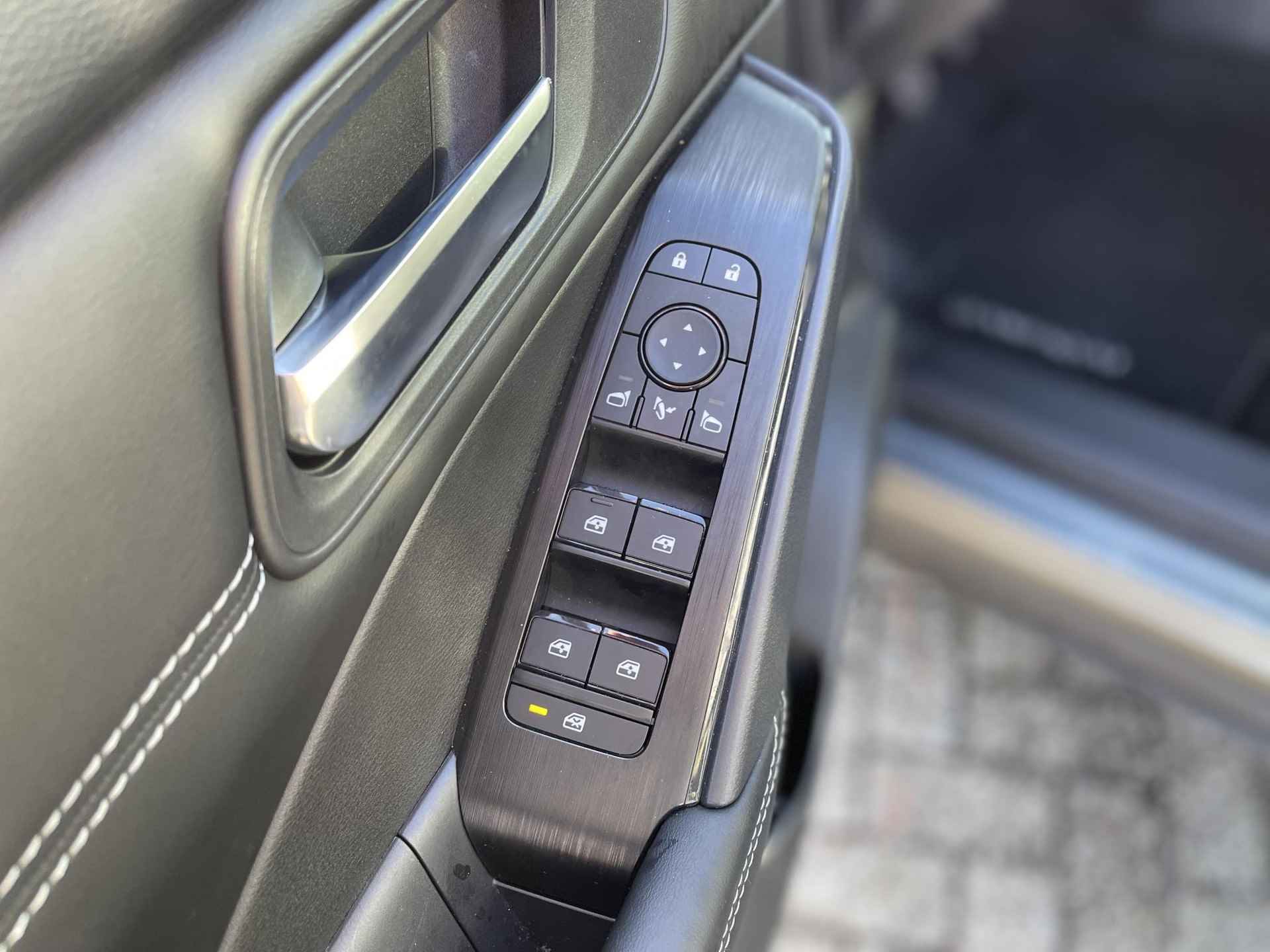 Nissan Qashqai 1.3 MHEV Acenta Design Pack | Panoramadak | Camera | Keyless Entry | Dodehoek | Adapt. Cruise Control | LED Koplampen | Rijklaarprijs! - 23/24
