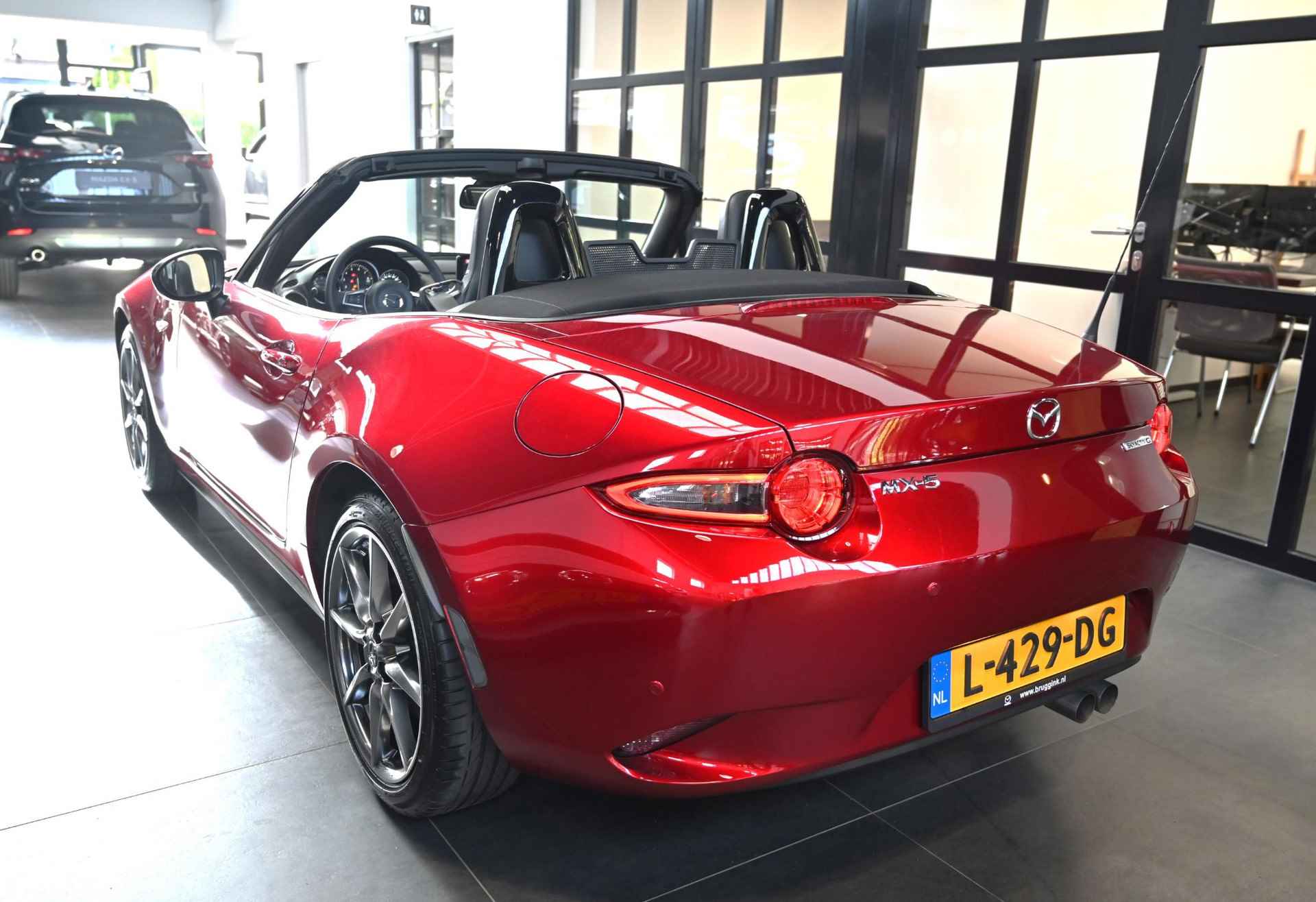 Mazda MX-5 SkyActiv-G 184 6MT Luxury *Origineel NL* - 3/49