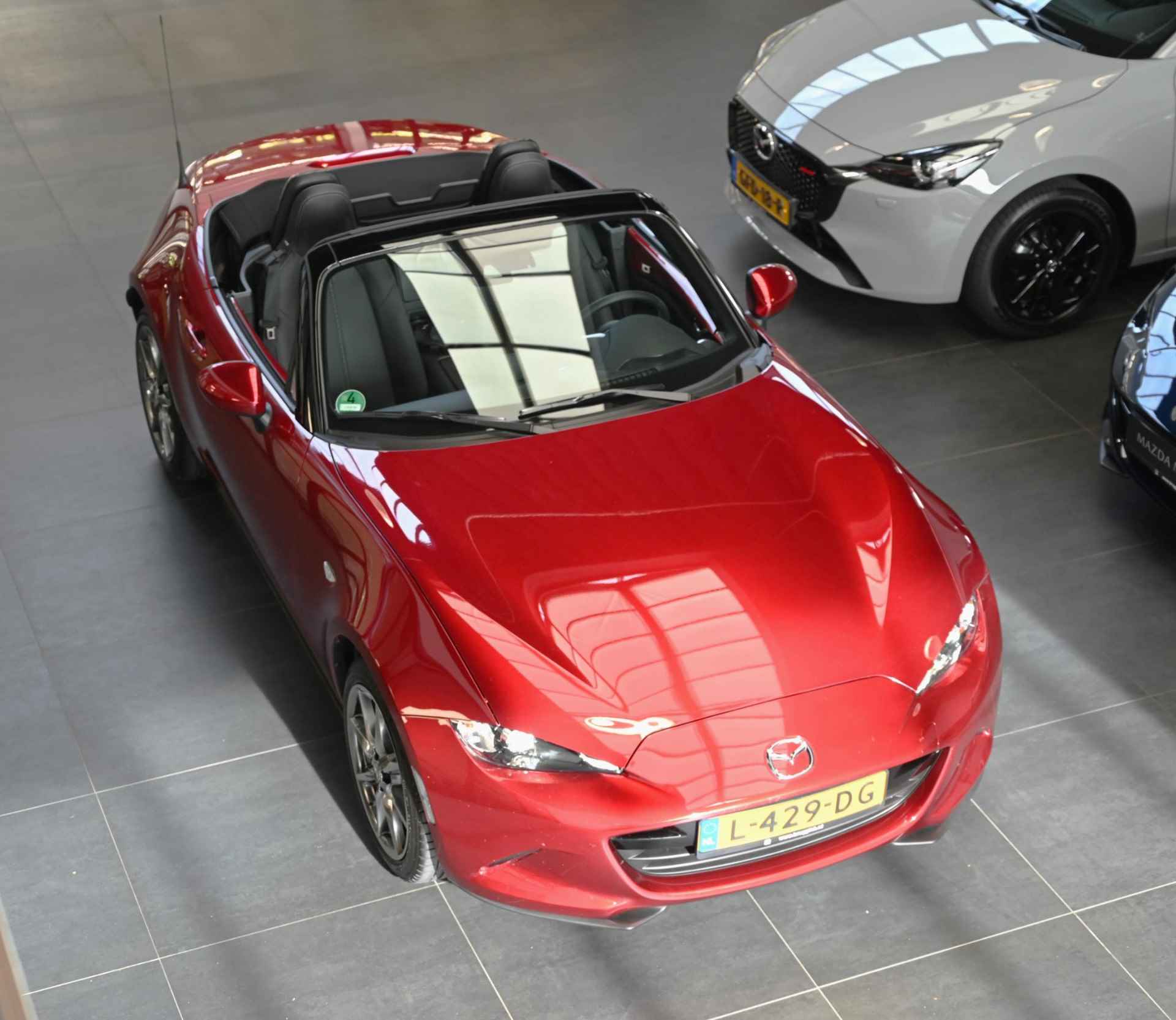 Mazda MX-5 SkyActiv-G 184 6MT Luxury *Origineel NL* - 4/49