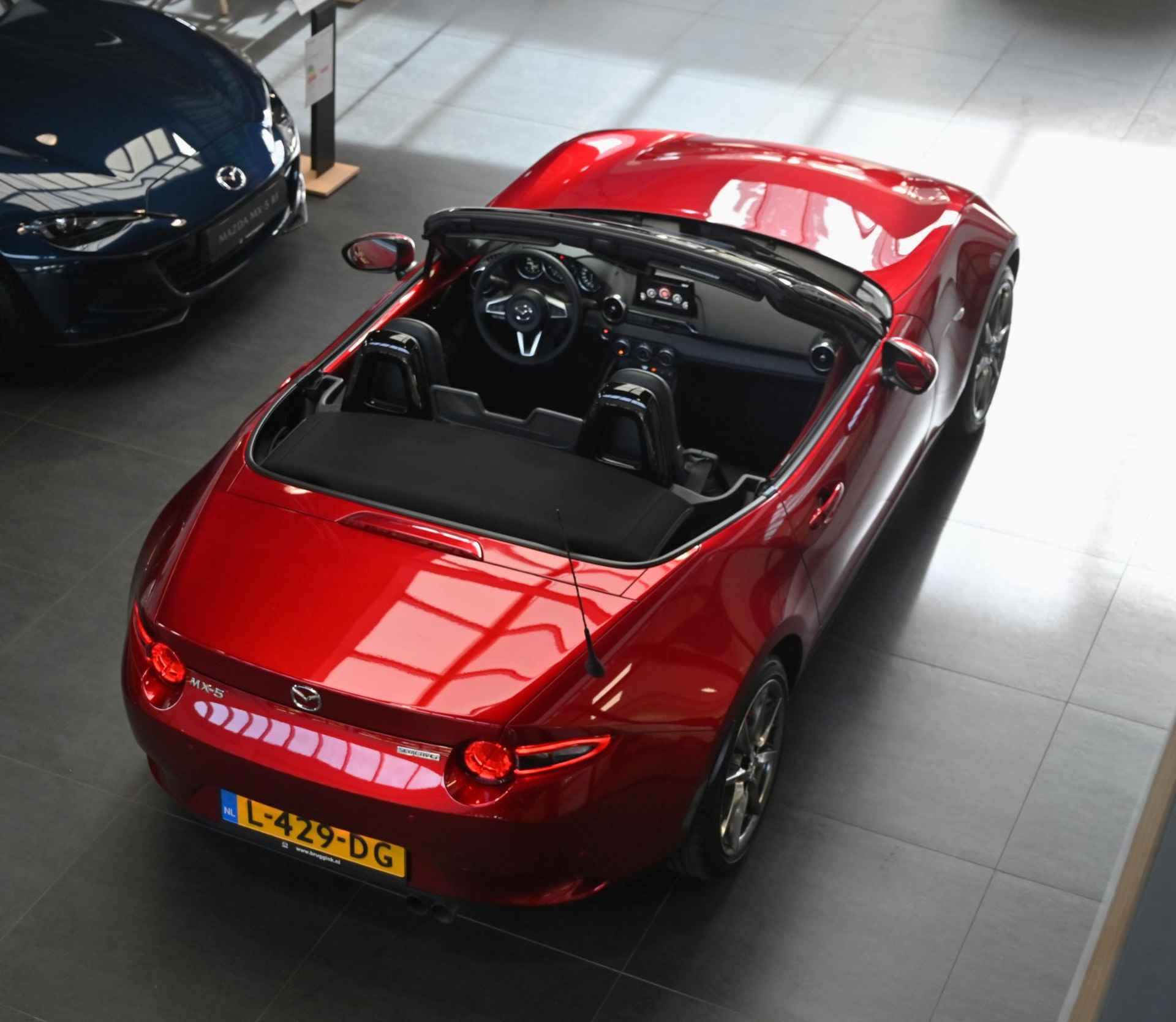 Mazda MX-5 SkyActiv-G 184 6MT Luxury *Origineel NL* - 5/49